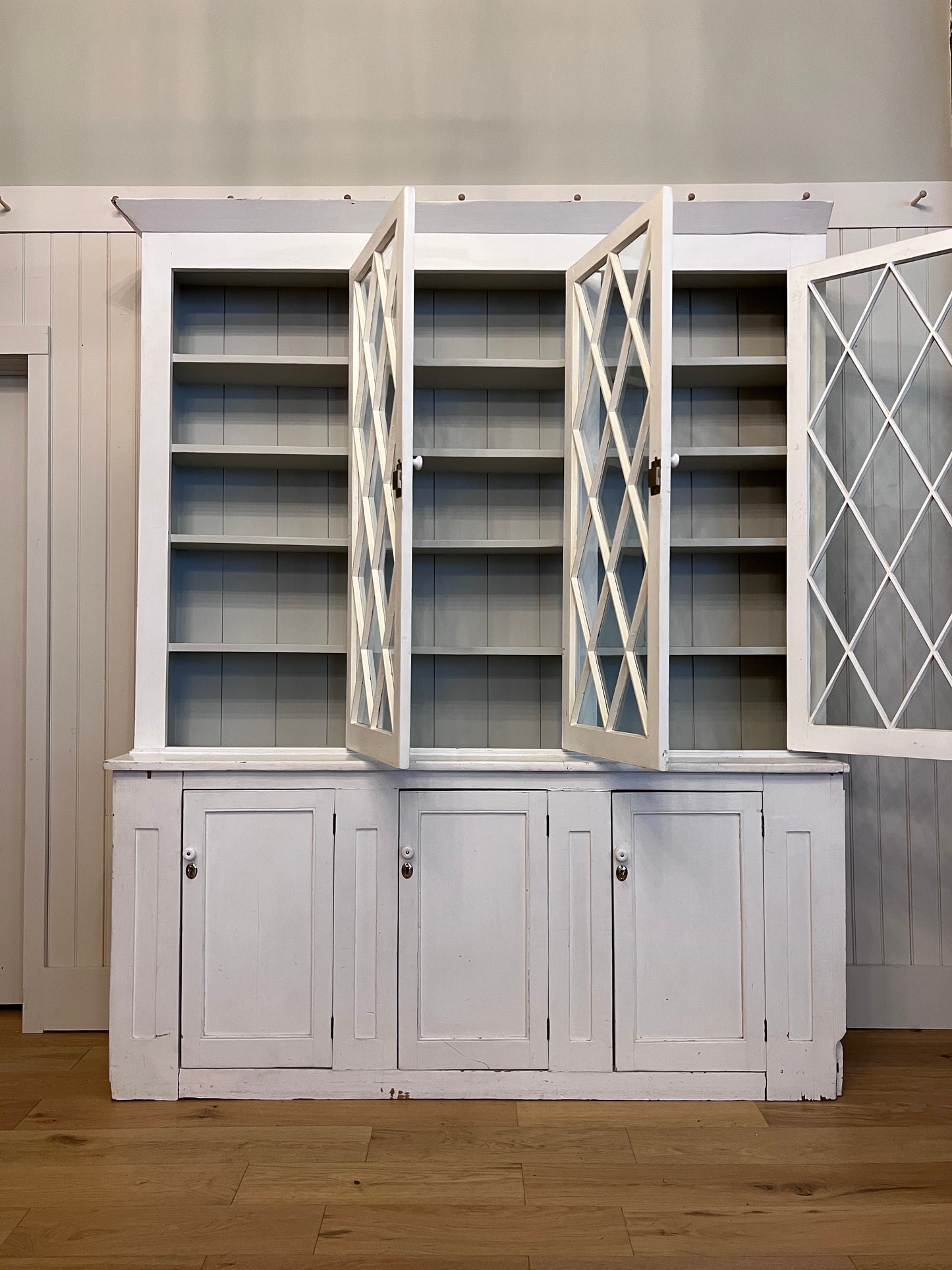 Diamond Pane Window Hutch