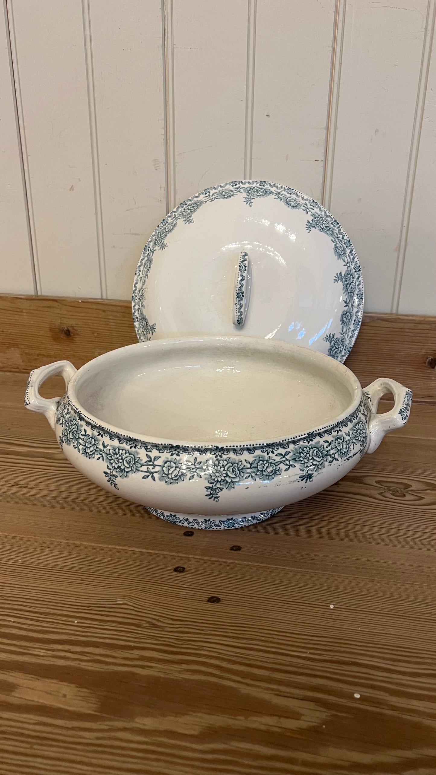 St. Amand Green Soupiere