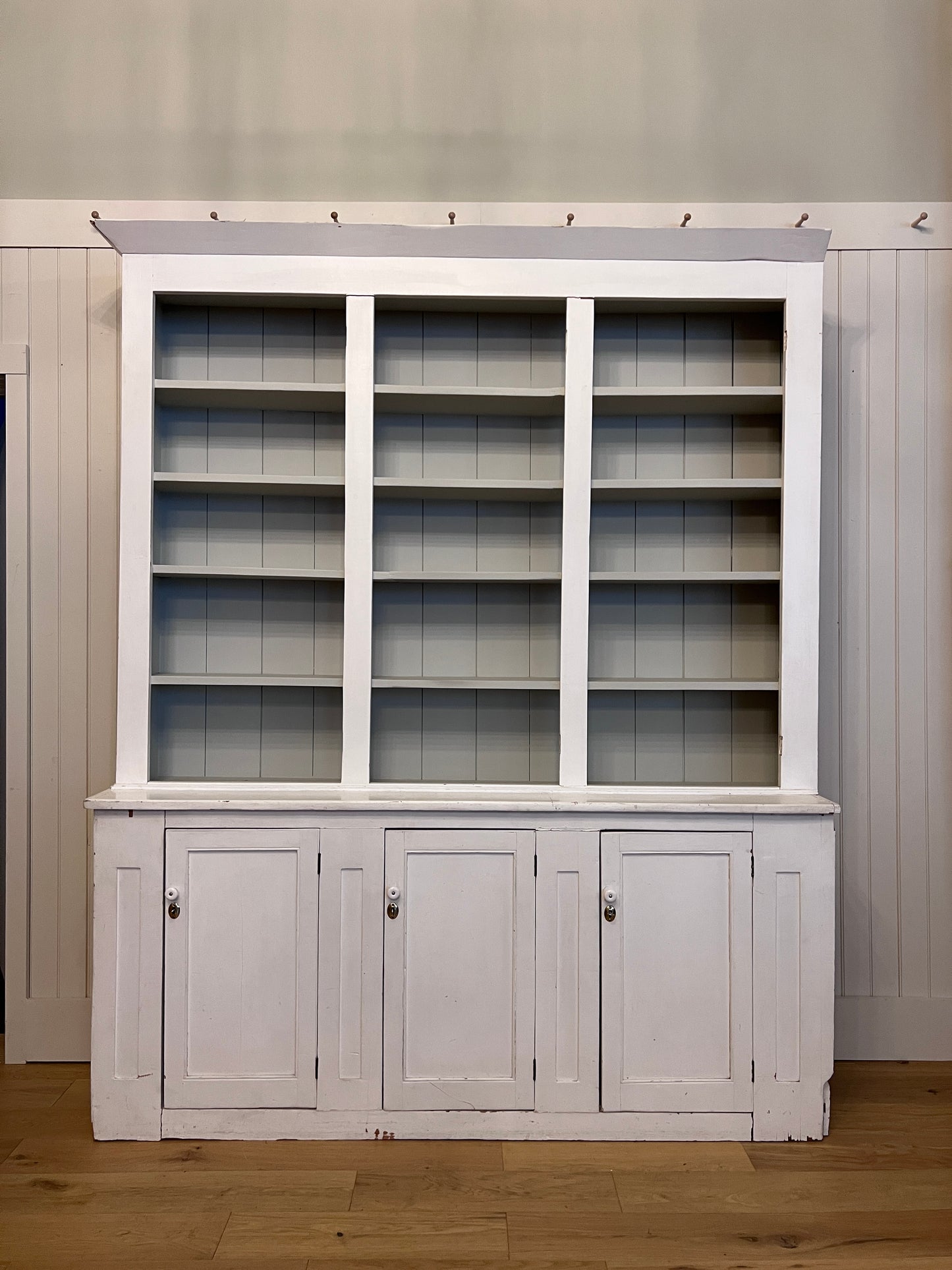 Diamond Pane Window Hutch