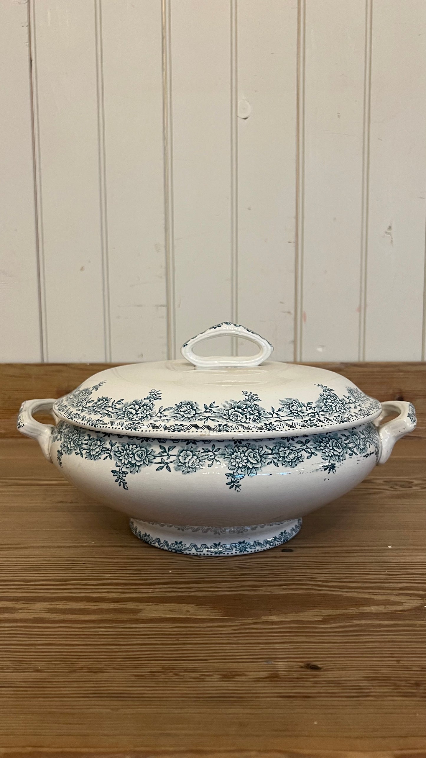 St. Amand Green Soupiere