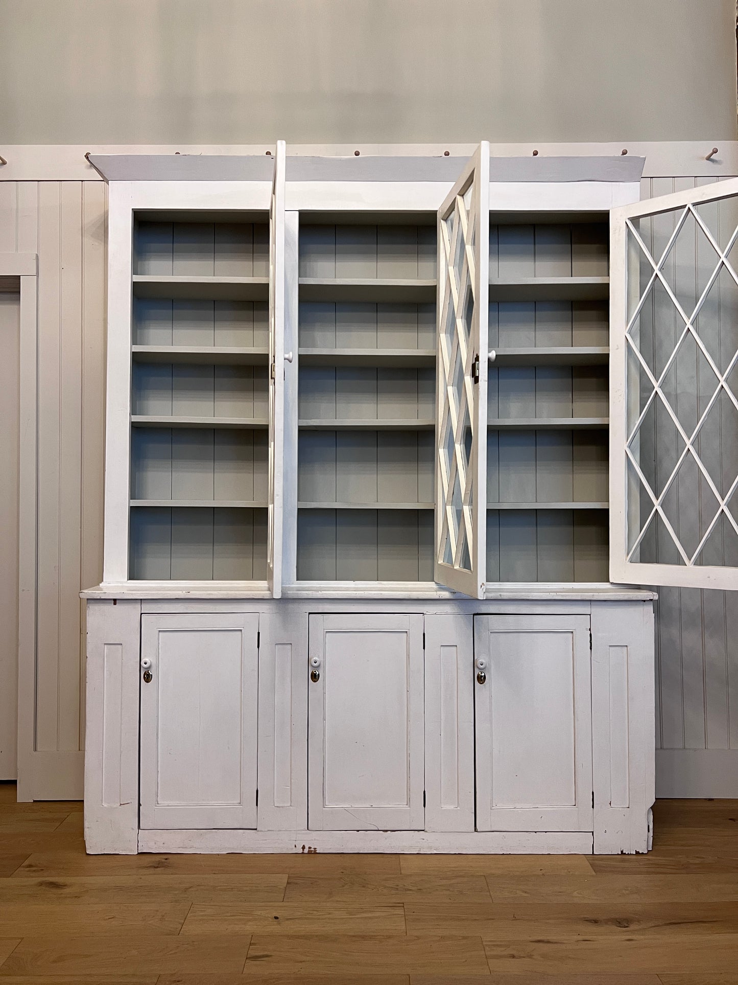 Diamond Pane Window Hutch