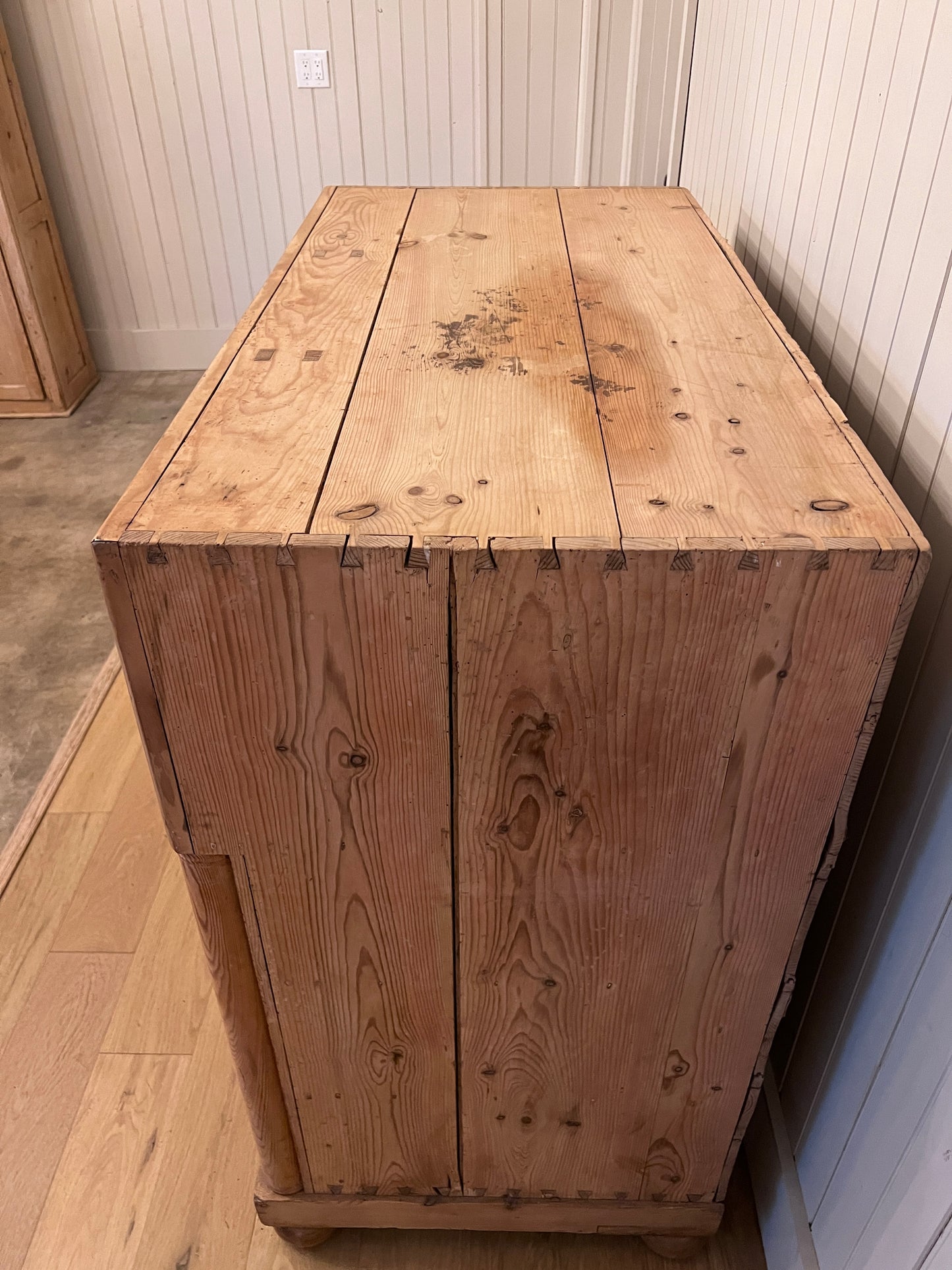 Scottish Turned Post Chest of Drawers