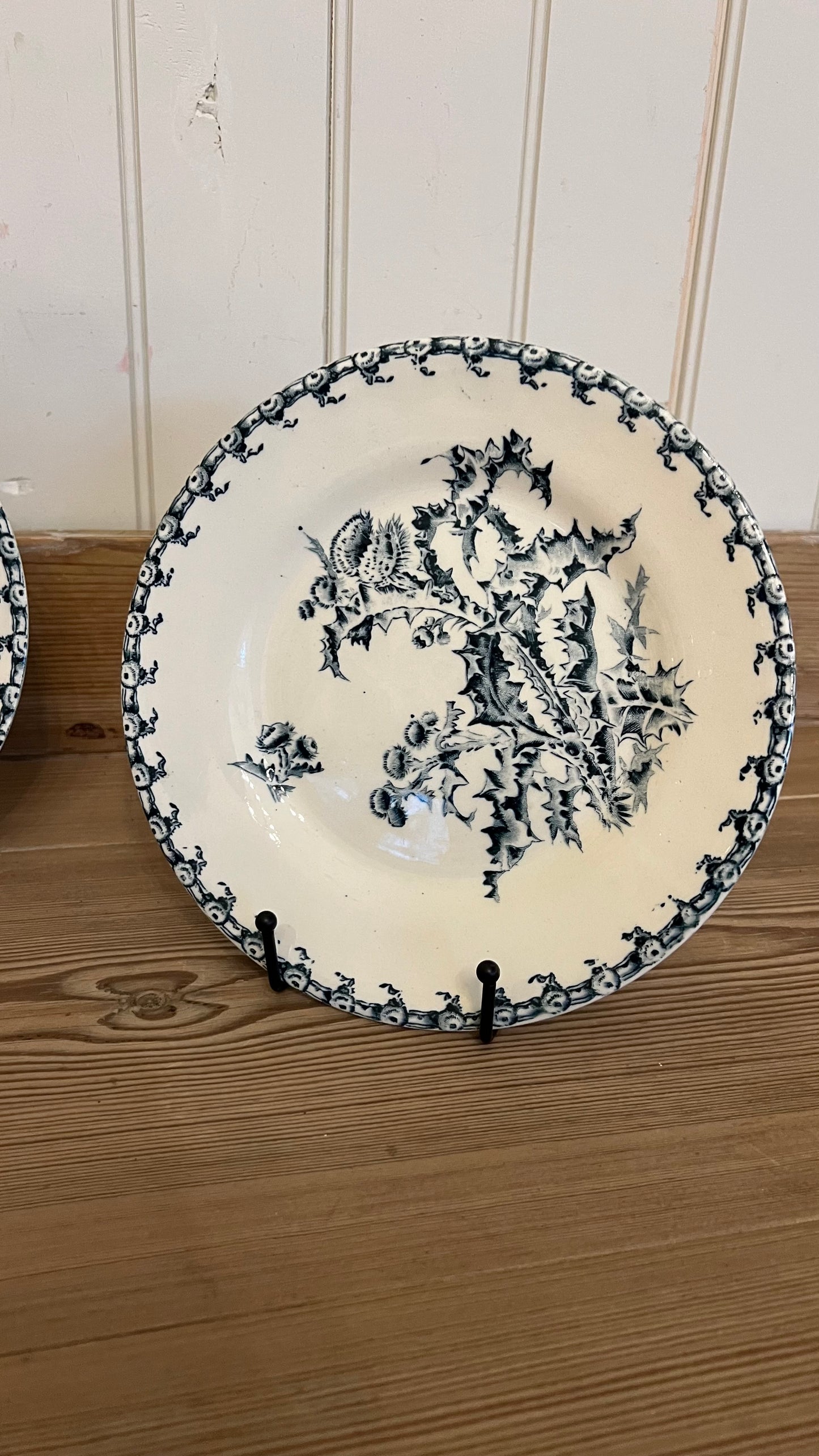 Gien Chardons Blue Plate