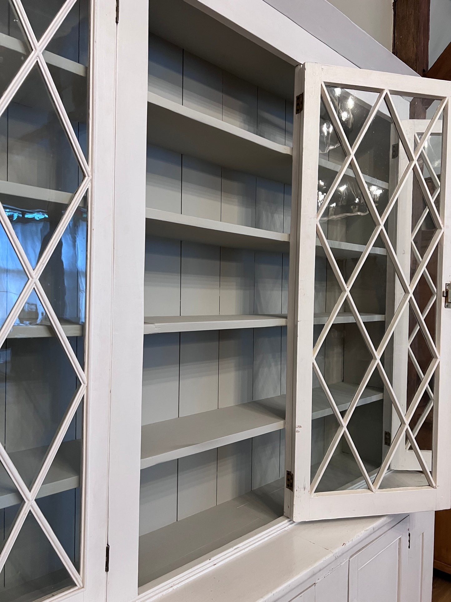 Diamond Pane Window Hutch