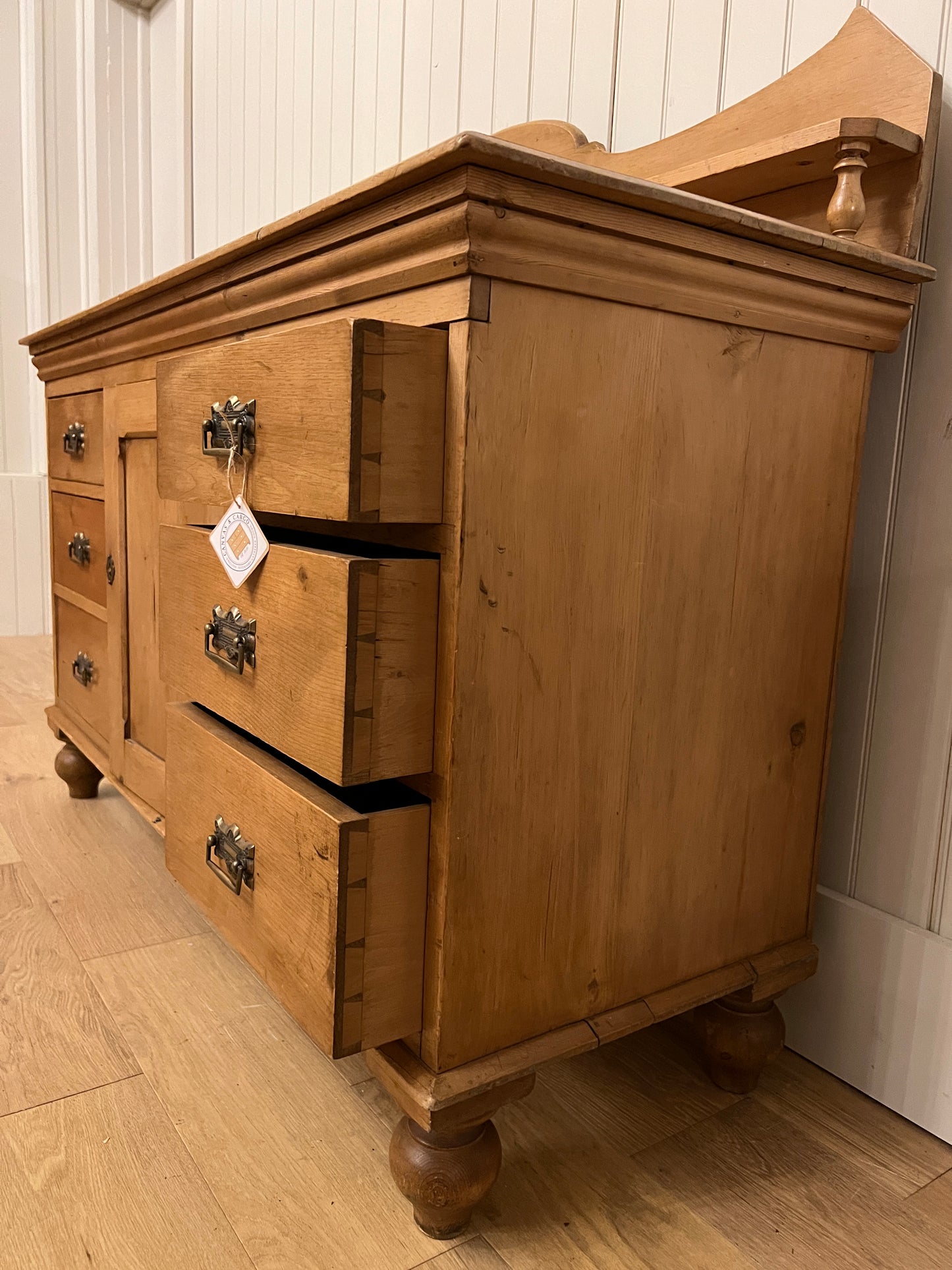 Petite Lincolnshire Sideboard