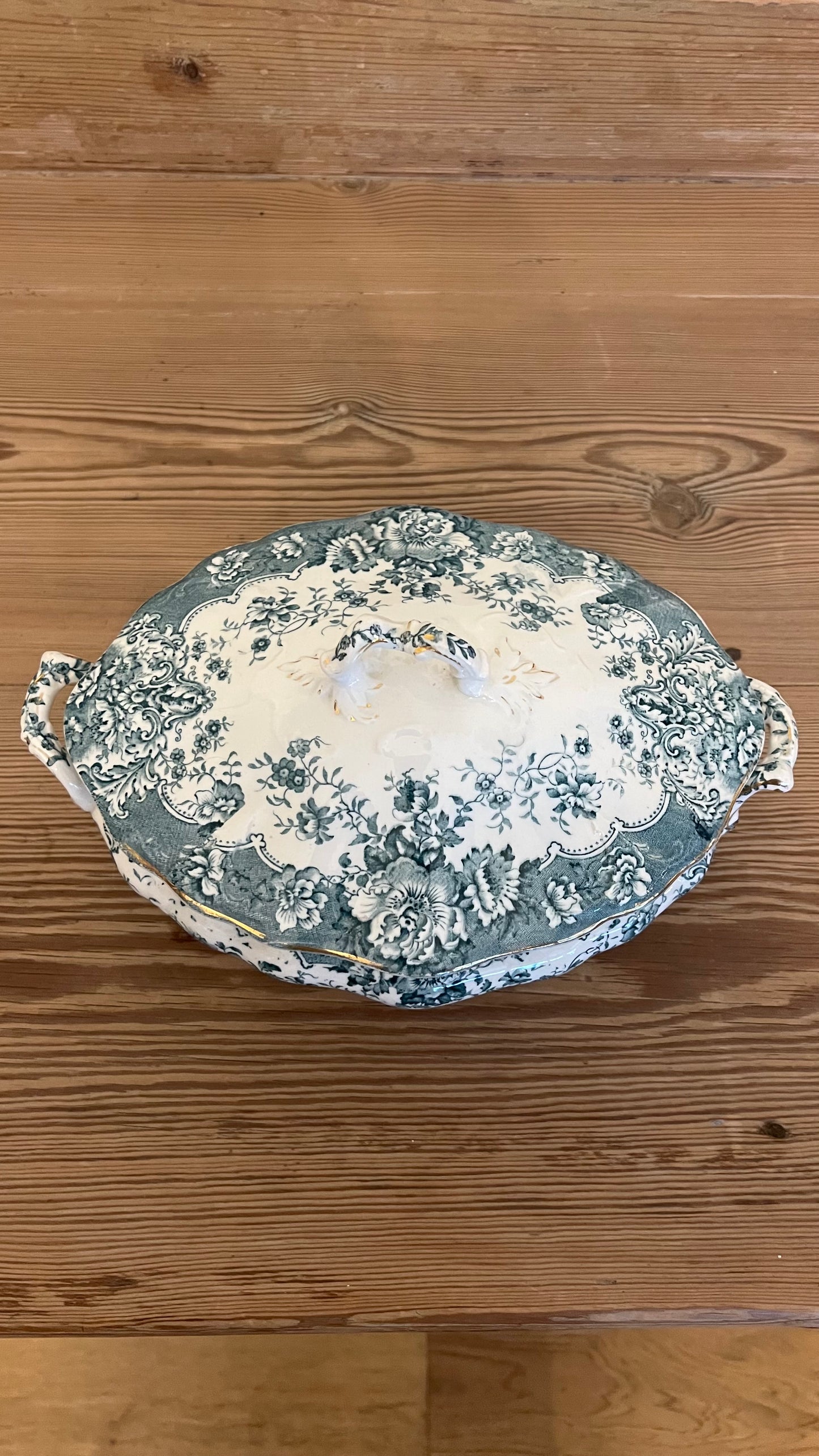 Ruskin Green Transfer Tureen w/ Lid