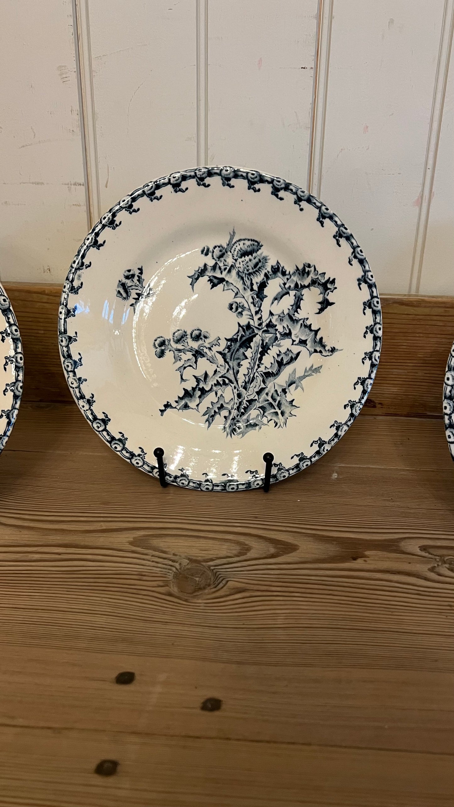 Gien Chardons Blue Plate