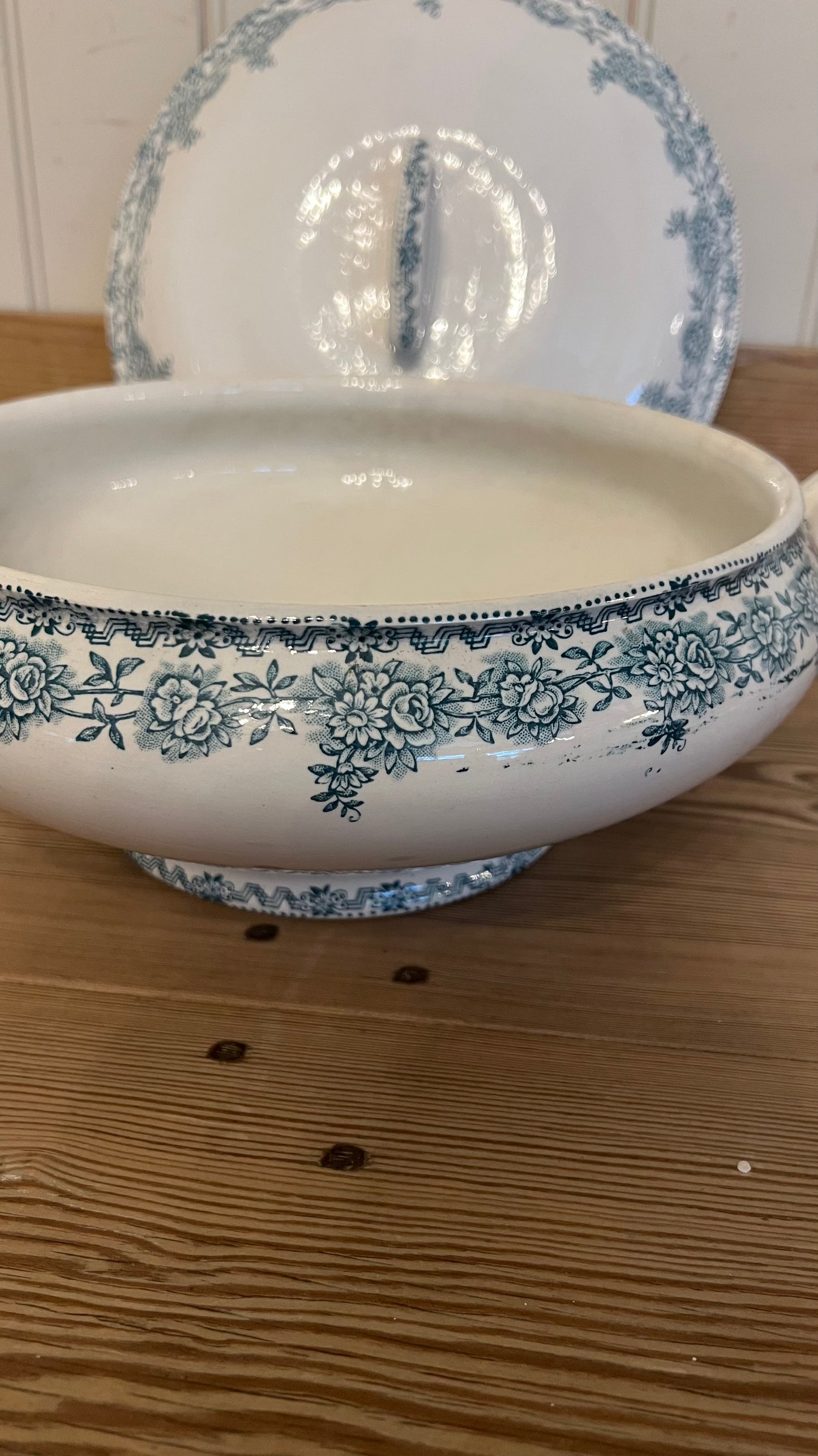 St. Amand Green Soupiere