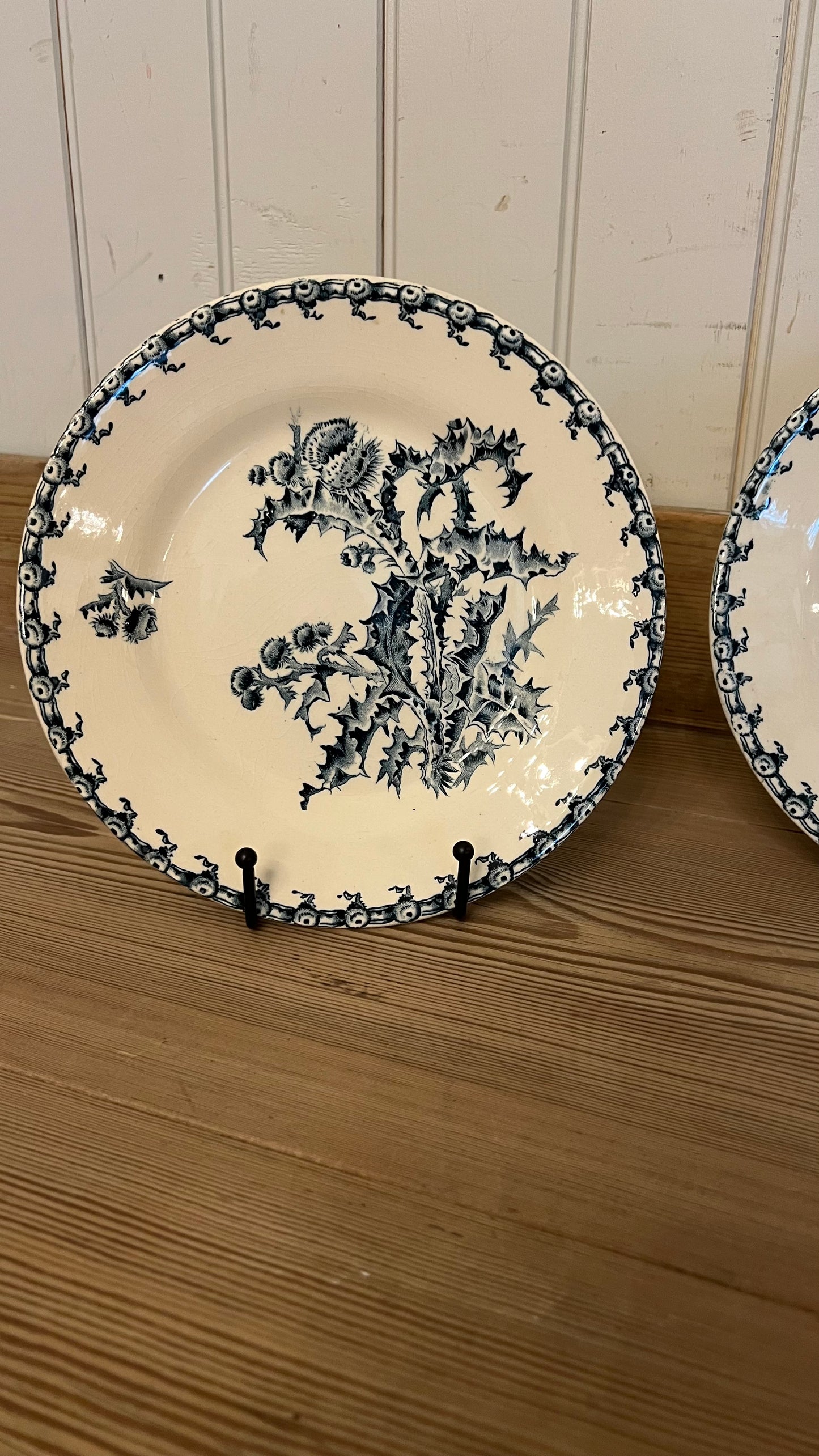 Gien Chardons Blue Plate