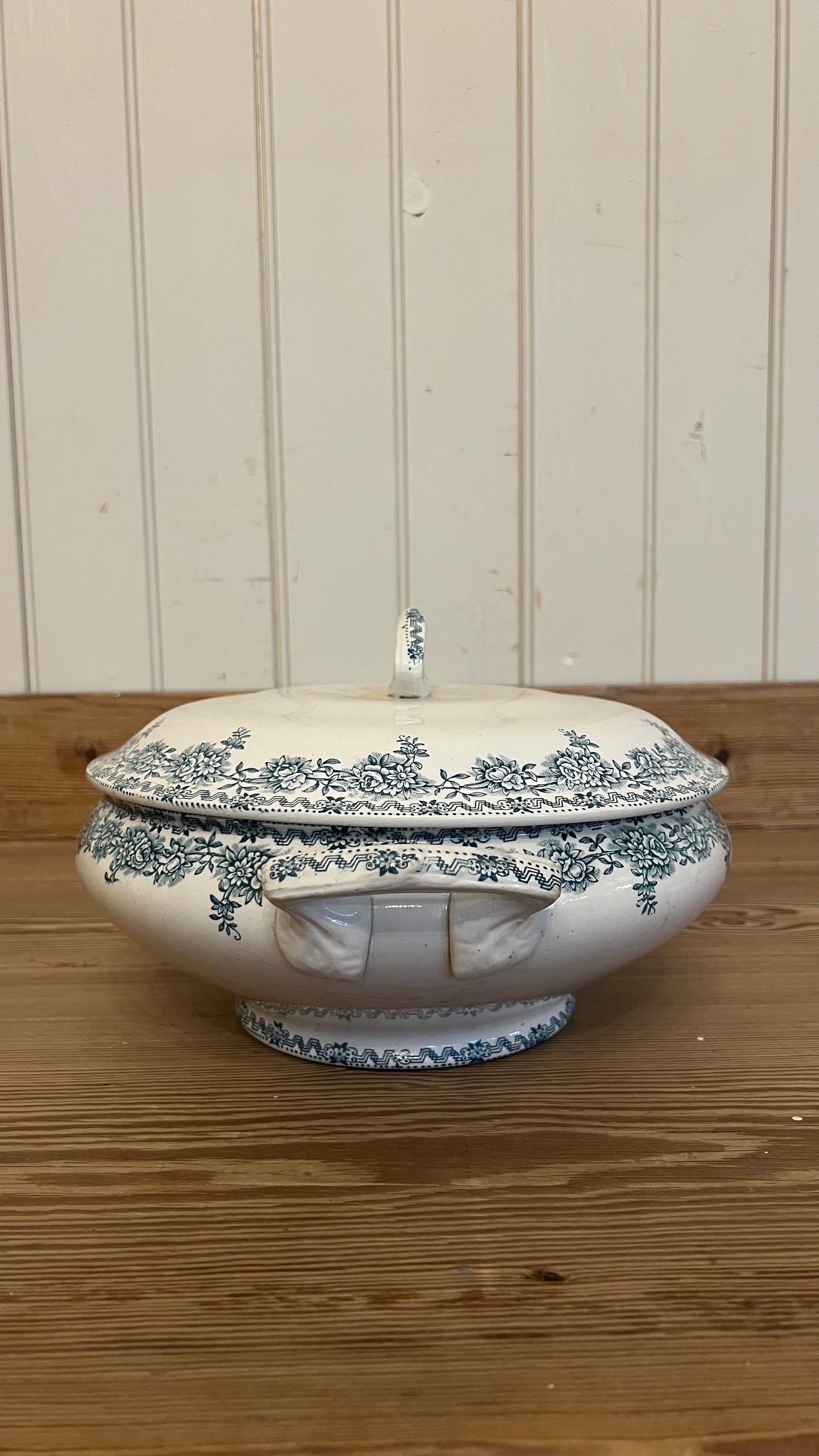 St. Amand Green Soupiere