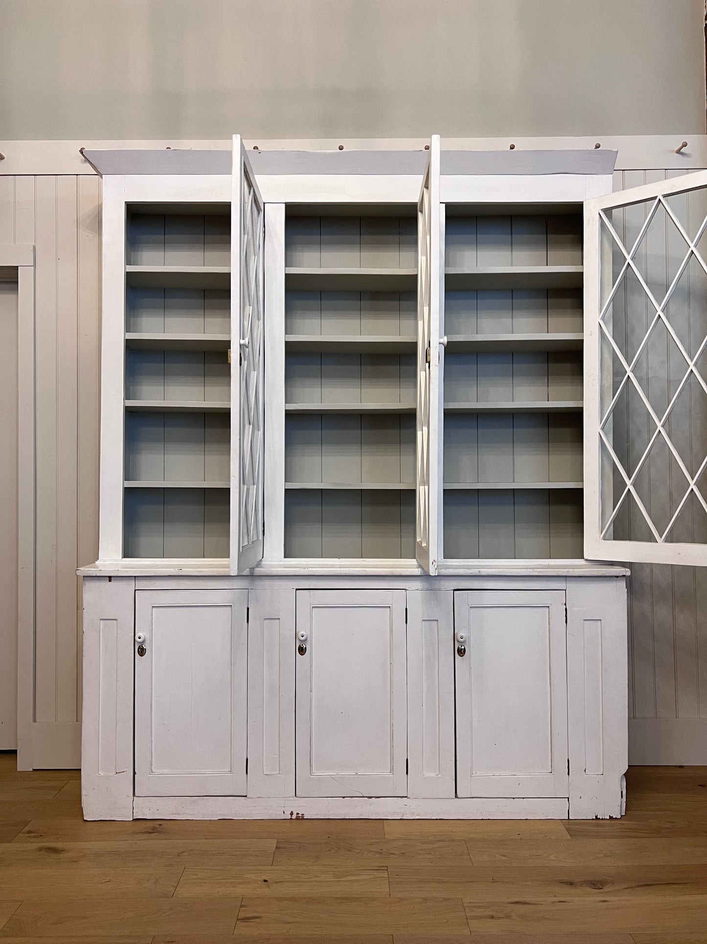 Diamond Pane Window Hutch