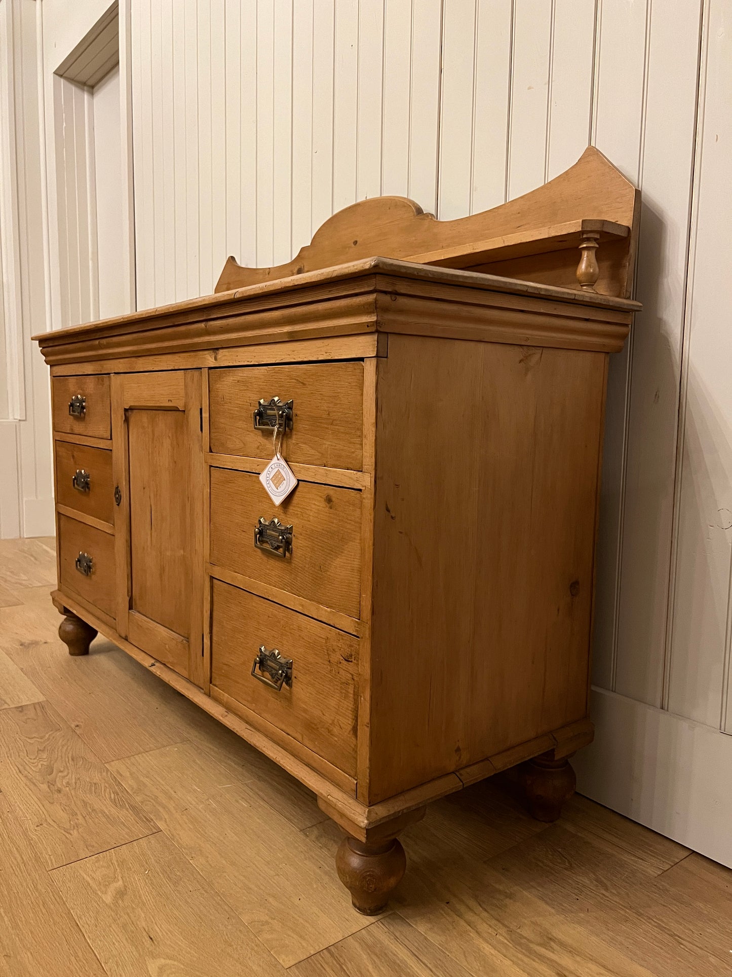 Petite Lincolnshire Sideboard