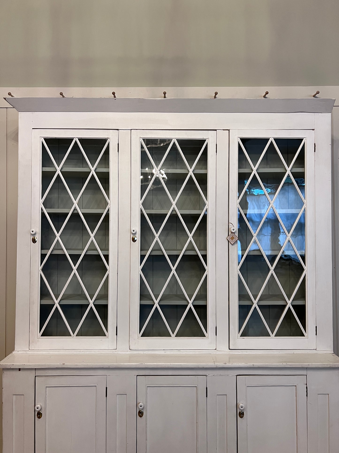 Diamond Pane Window Hutch