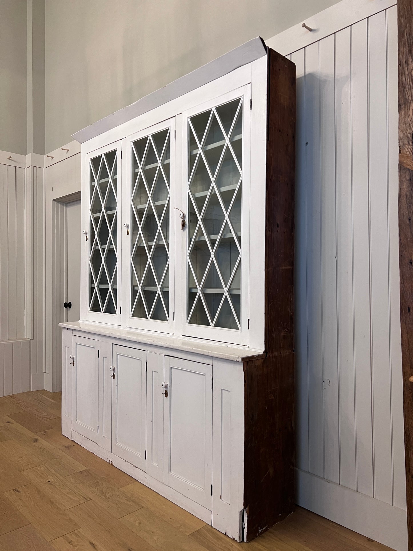 Diamond Pane Window Hutch