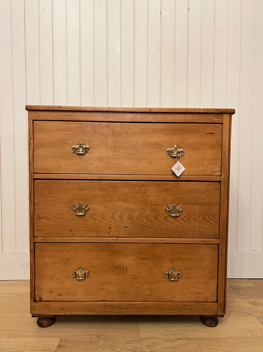 English 3 Drawer Chest