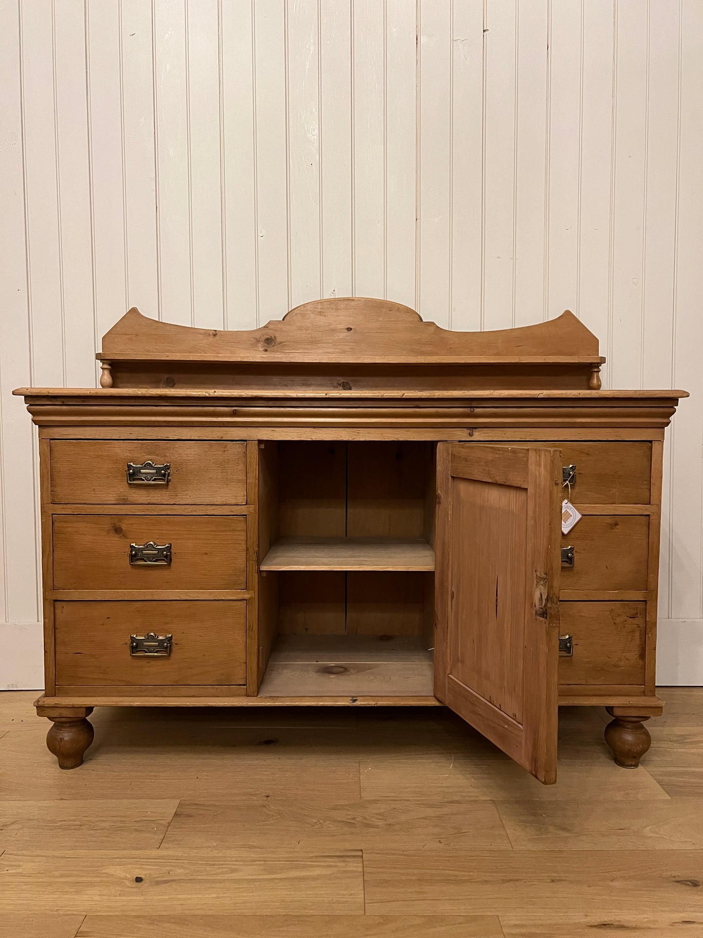 Petite Lincolnshire Sideboard