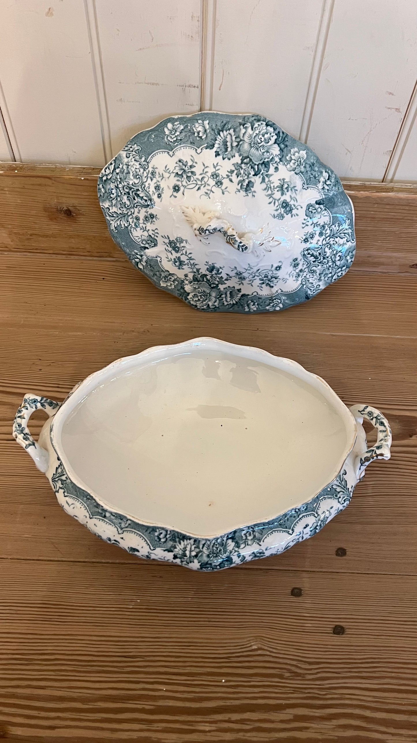 Ruskin Green Transfer Tureen w/ Lid