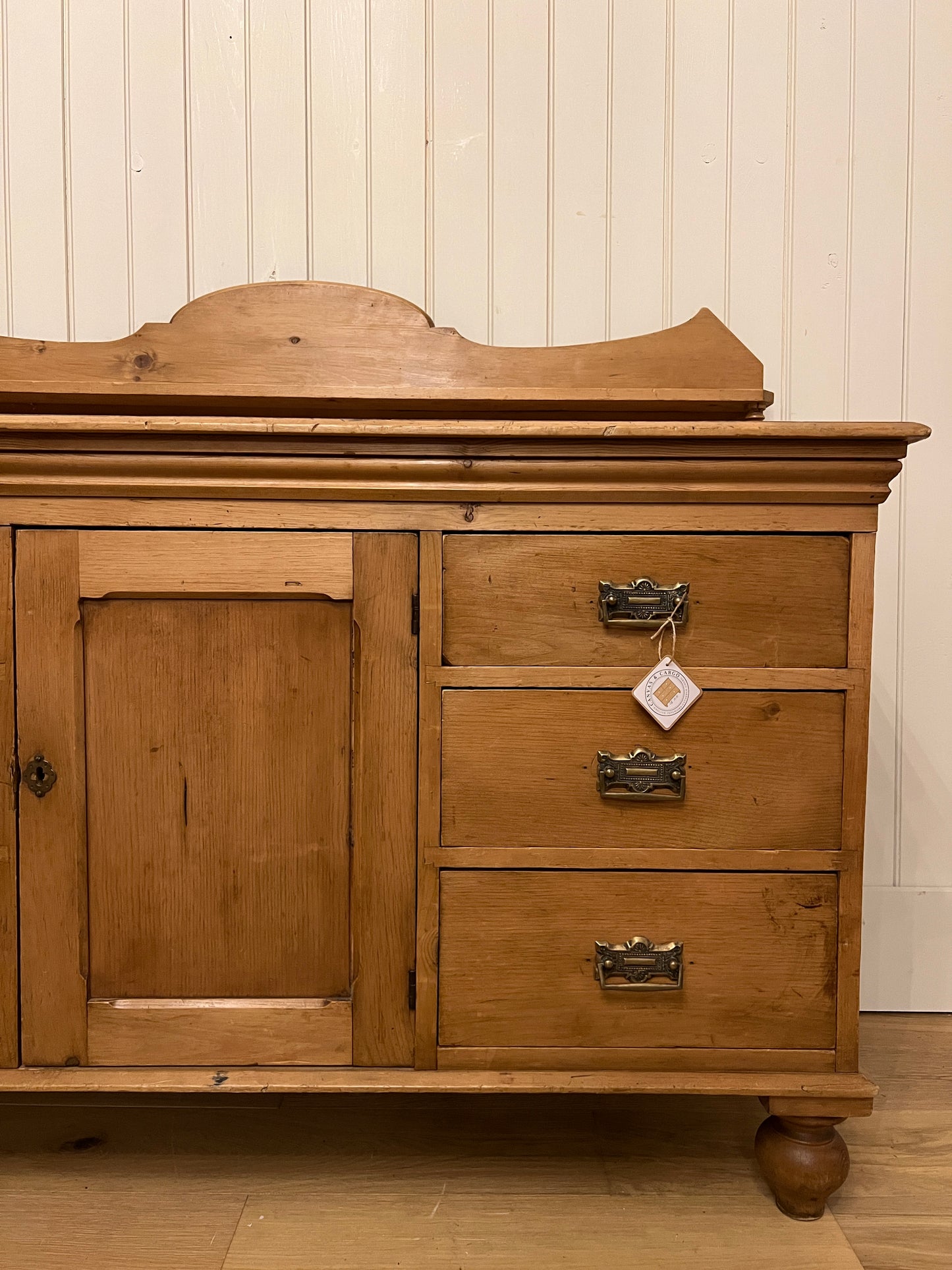 Petite Lincolnshire Sideboard