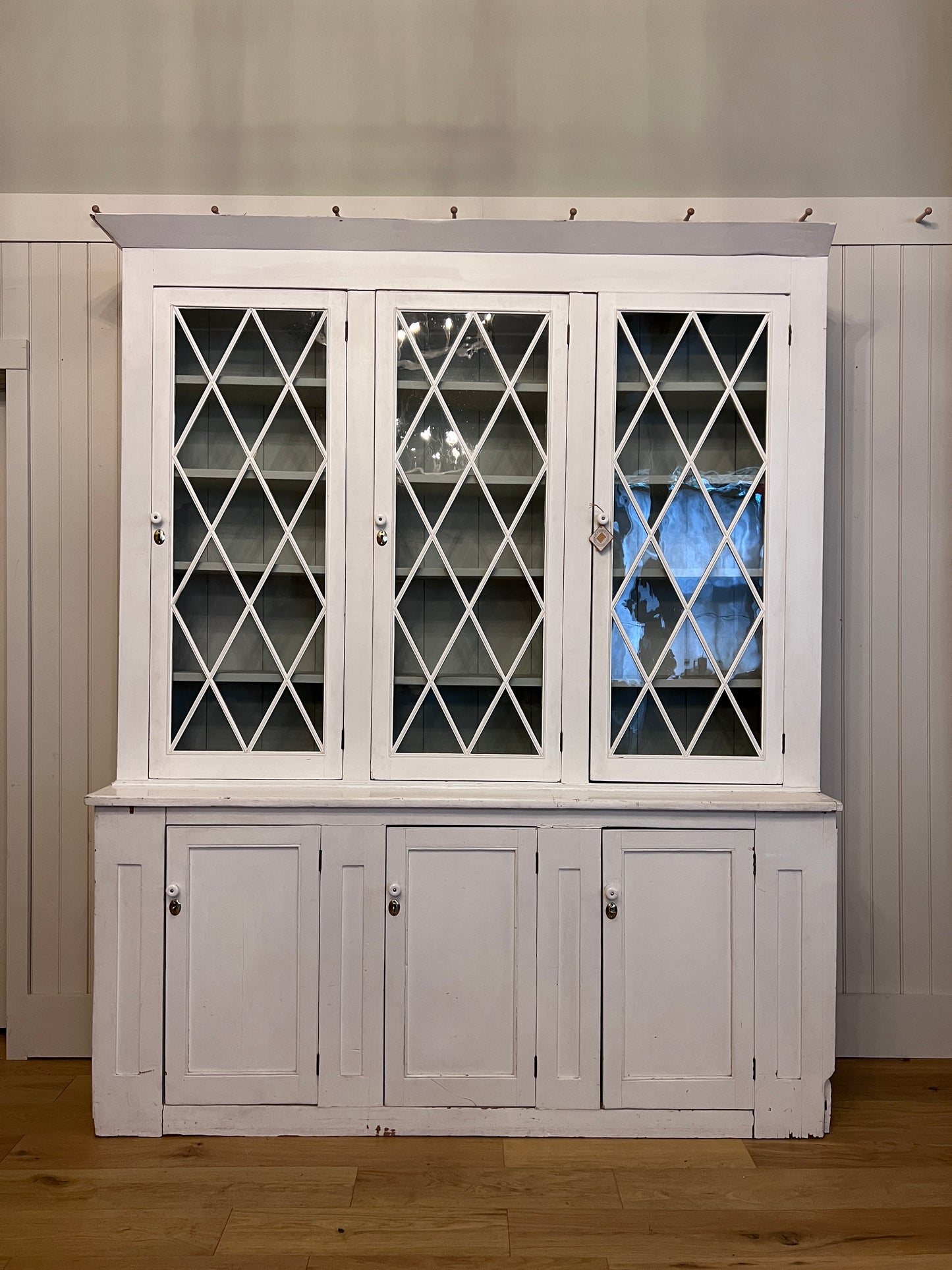 Diamond Pane Window Hutch