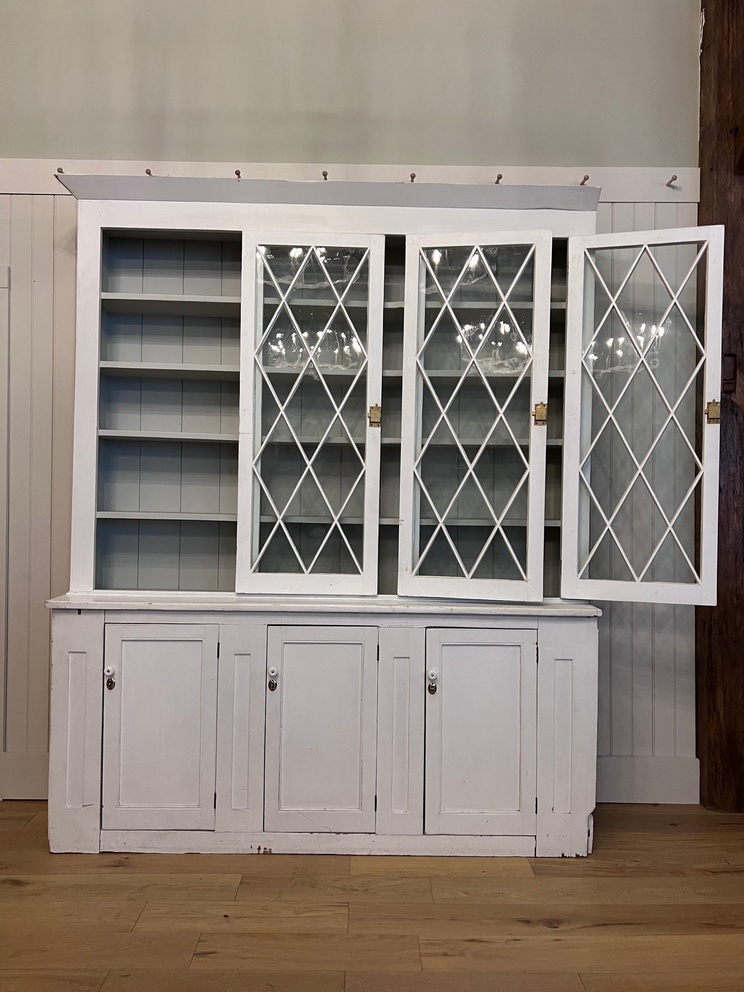 Diamond Pane Window Hutch