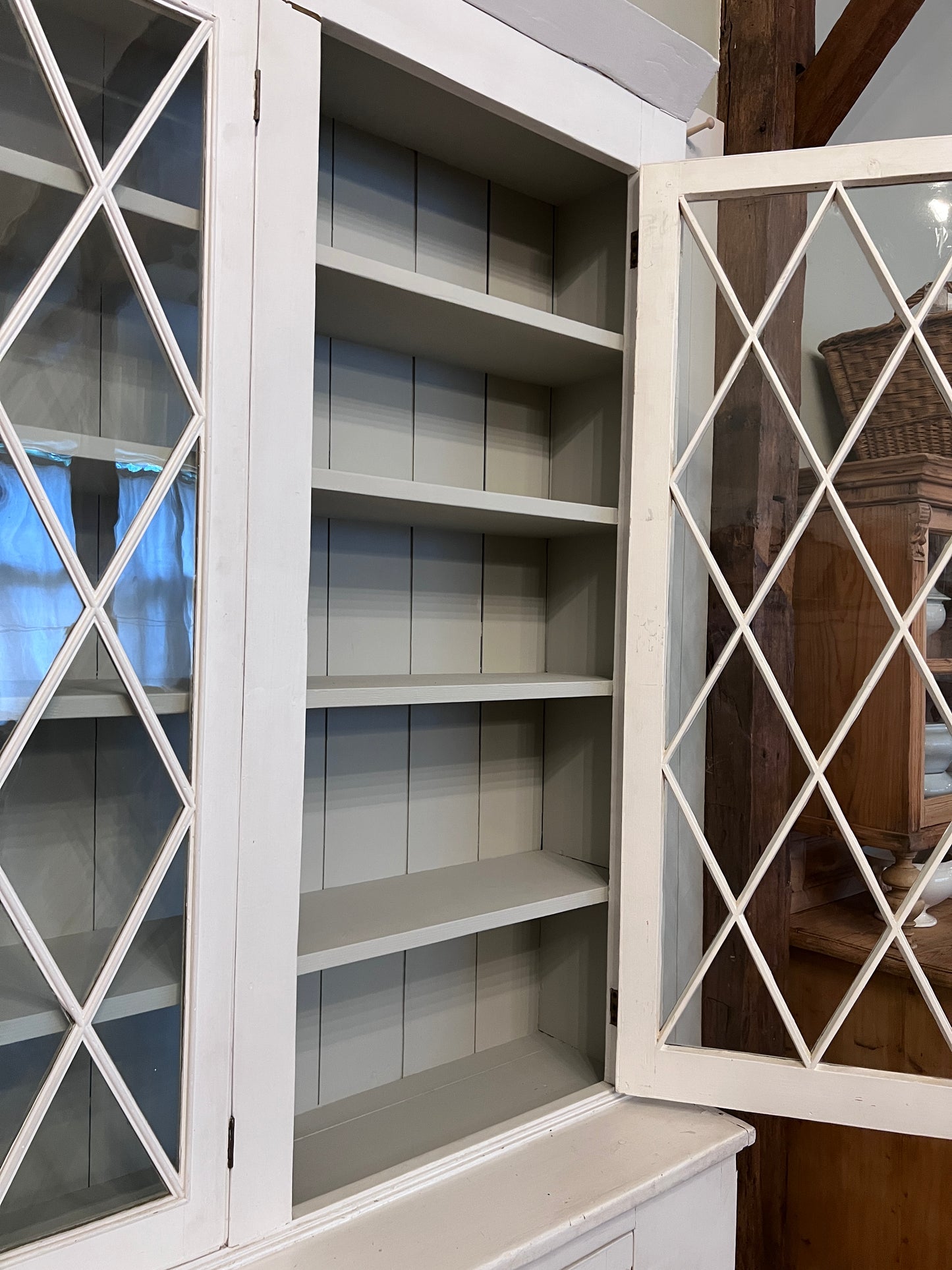 Diamond Pane Window Hutch