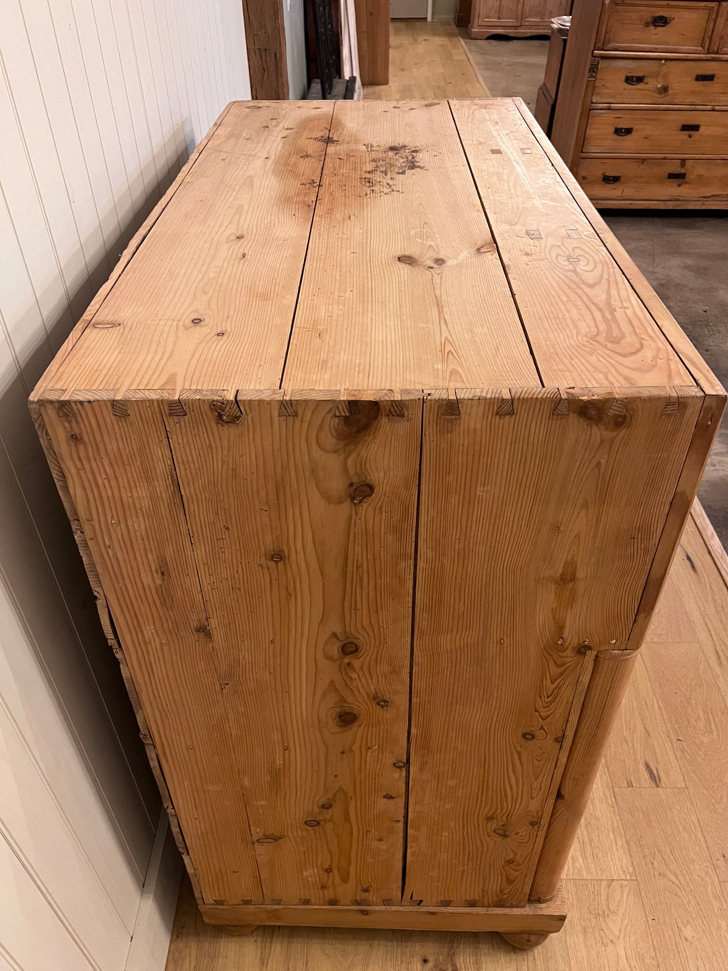 Scottish Turned Post Chest of Drawers