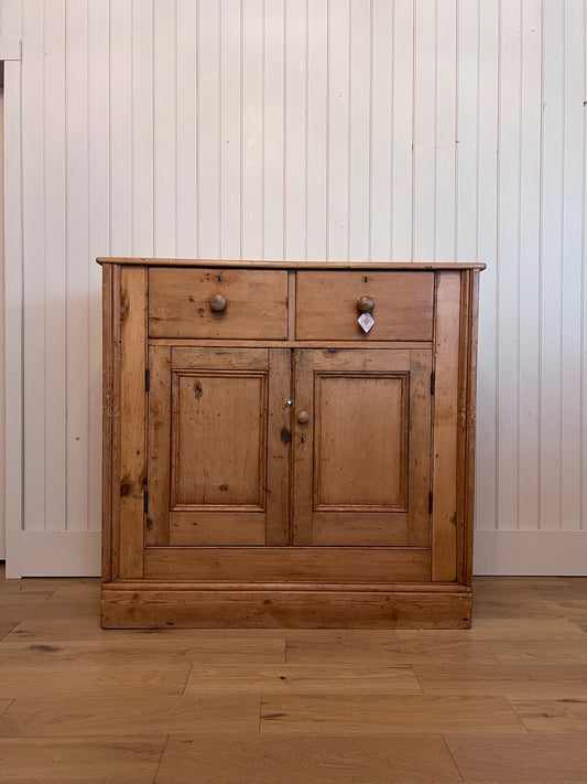 Grand Pine Pantry Cupboard