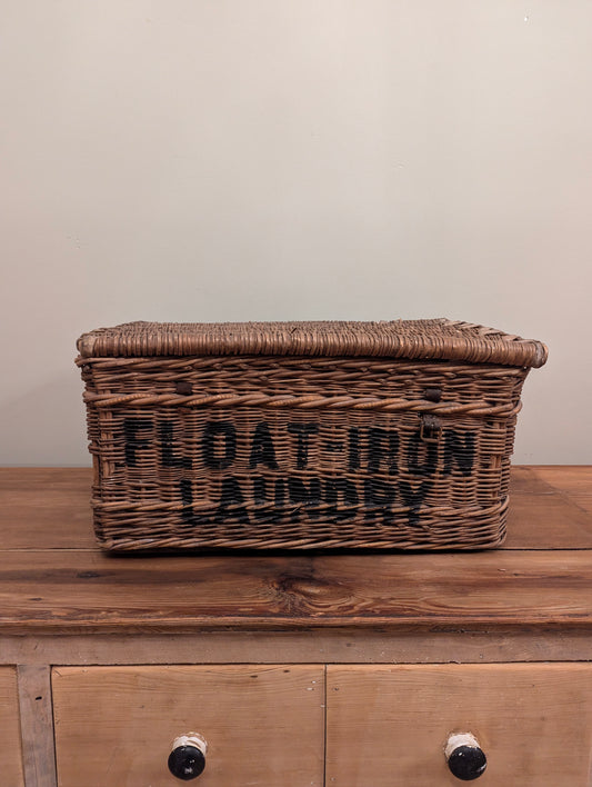 English Laundry Basket "Float Iron"