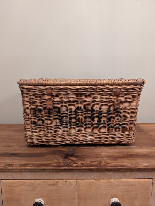 English Laundry Basket "St Michaels"