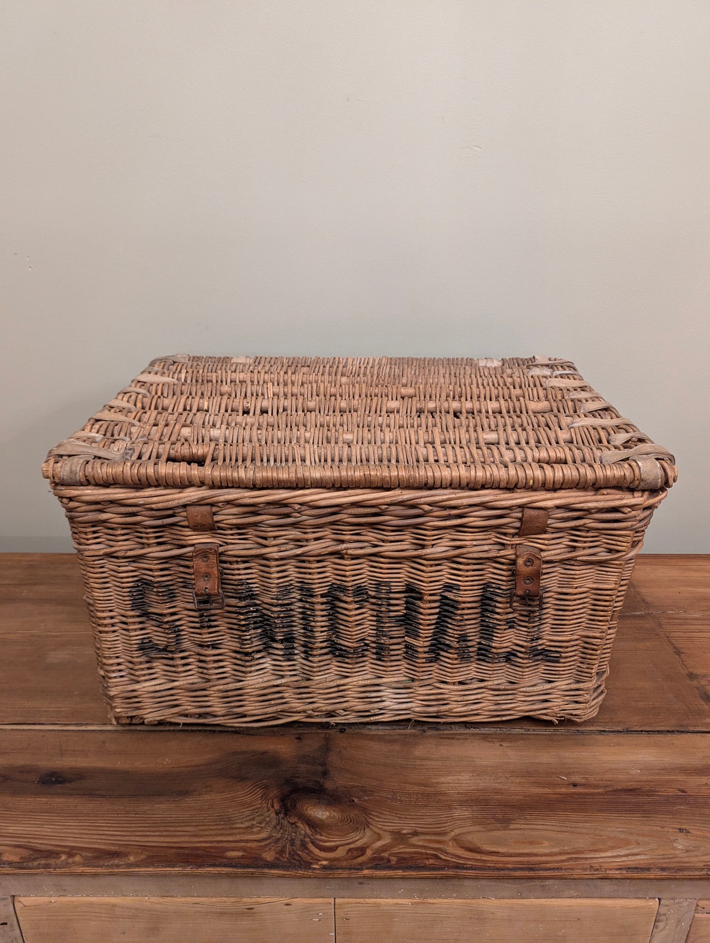 English Laundry Basket "St Michaels"