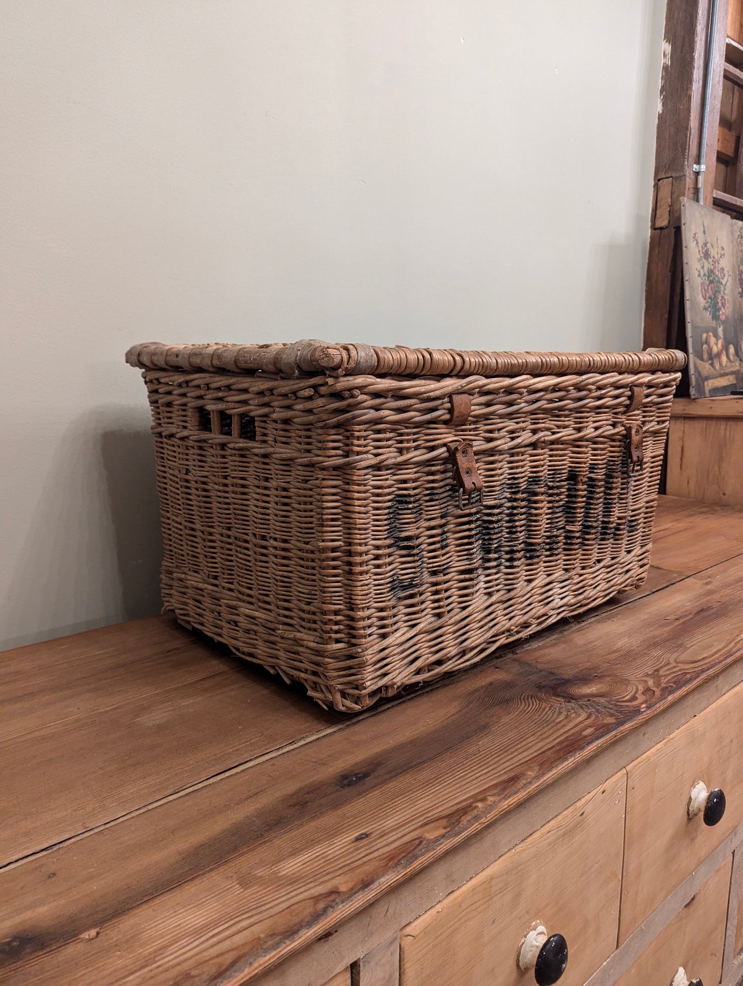 English Laundry Basket "St Michaels"