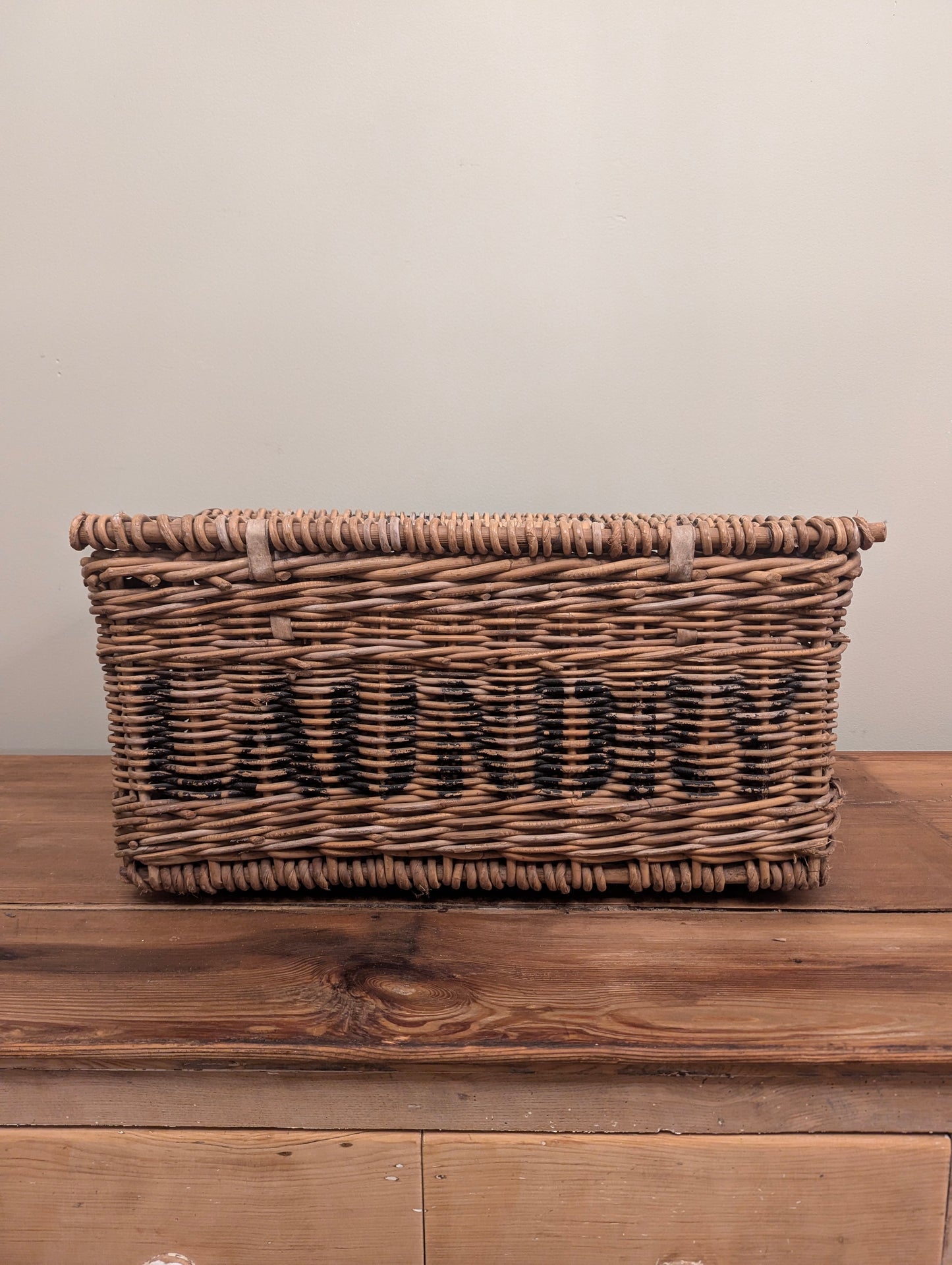 English Laundry Basket "Central"