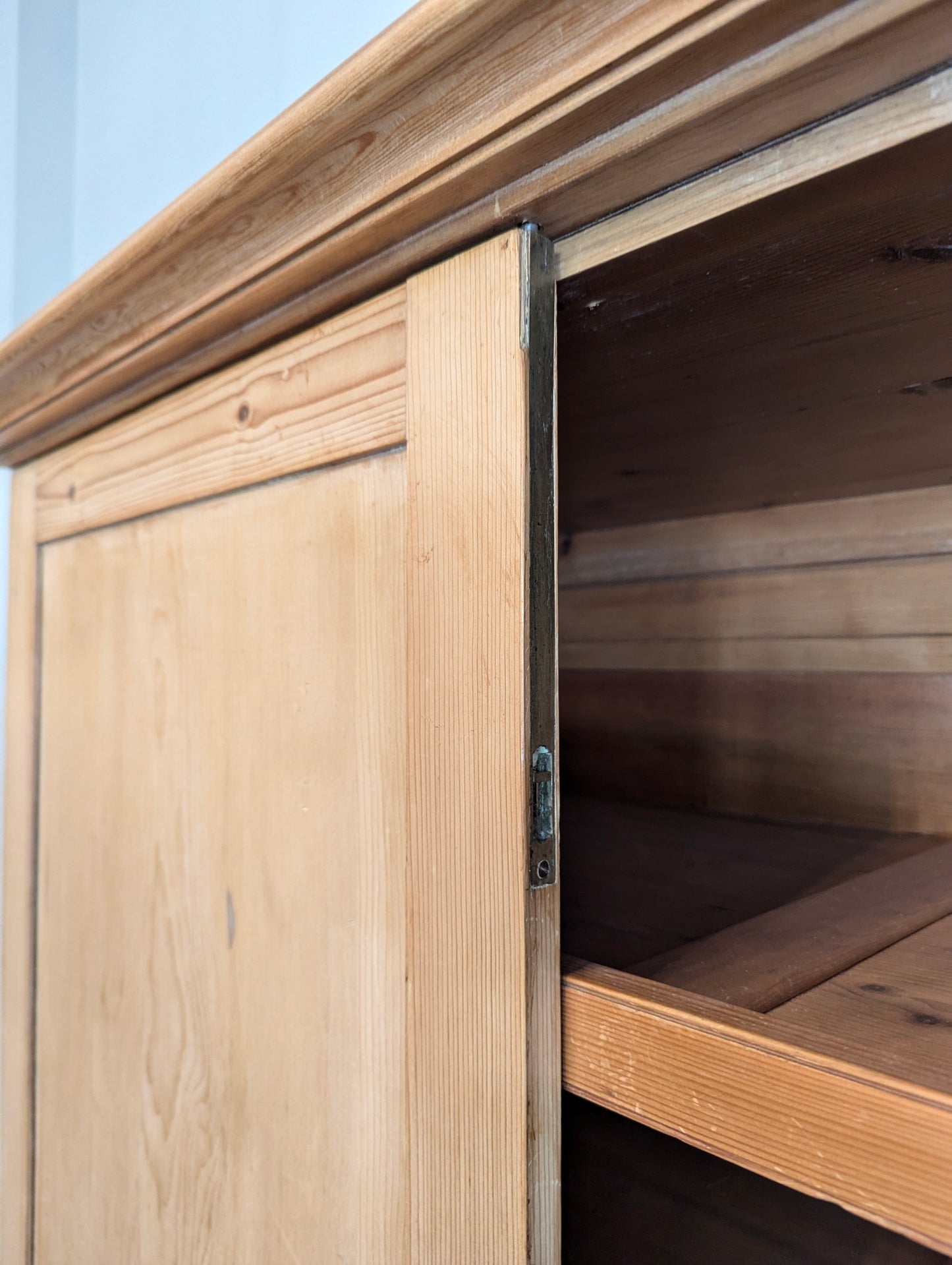 Impressive Pine Linen Press