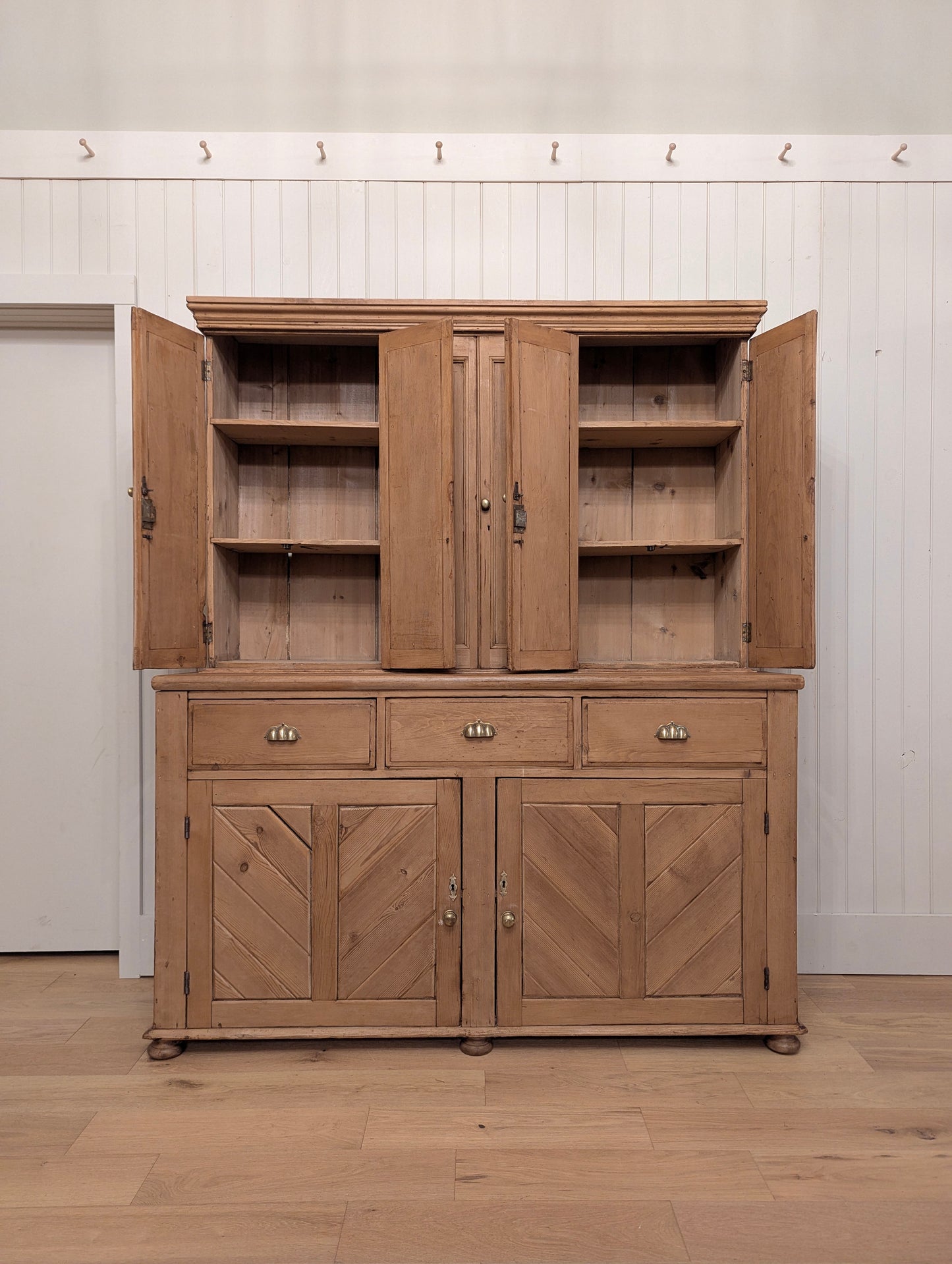 6 Door Pine Hutch - Brass Handles