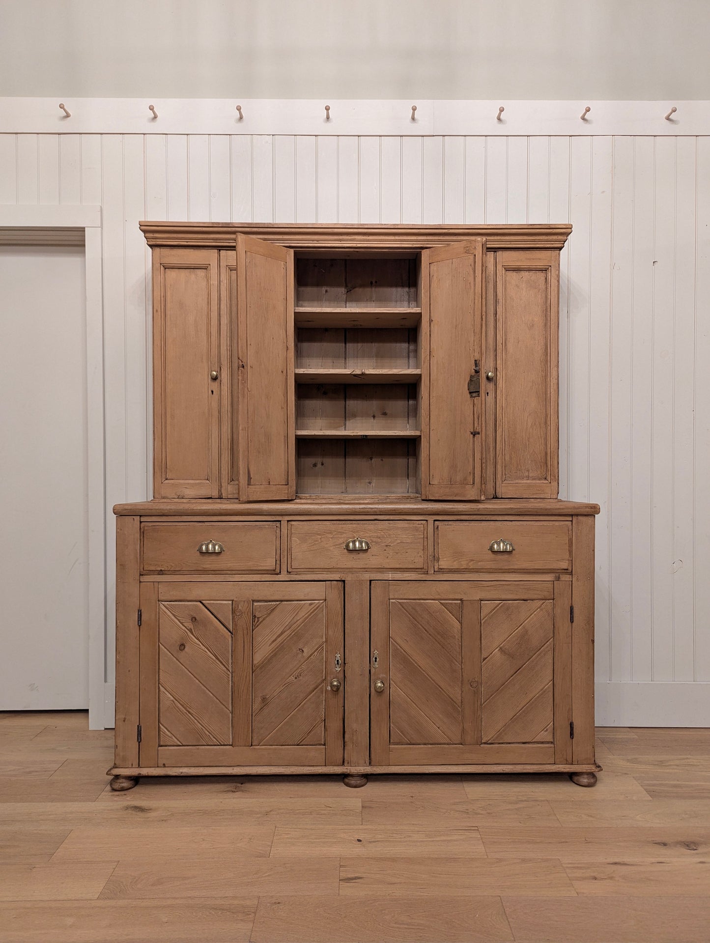 6 Door Pine Hutch - Brass Handles