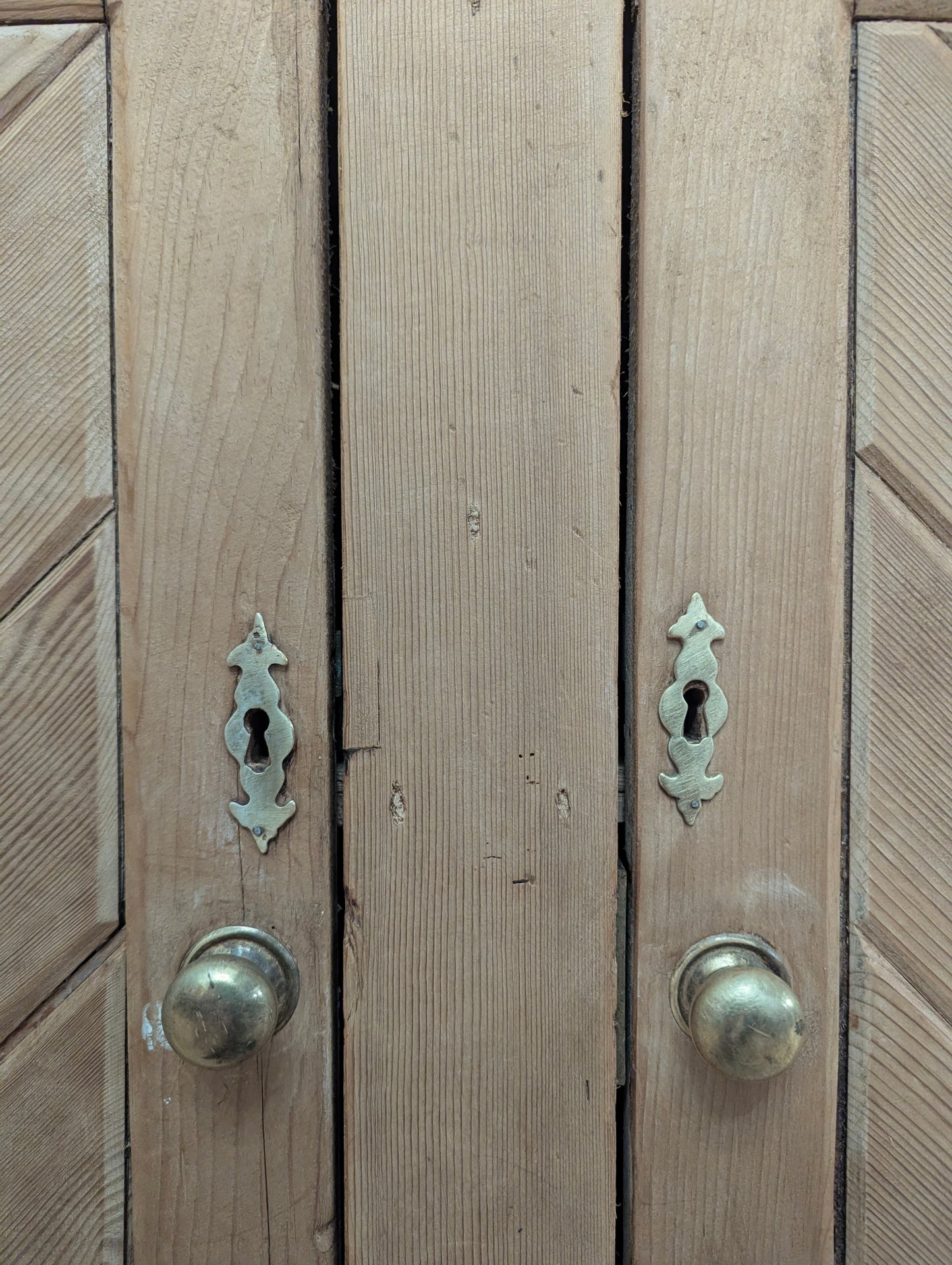 6 Door Pine Hutch - Brass Handles