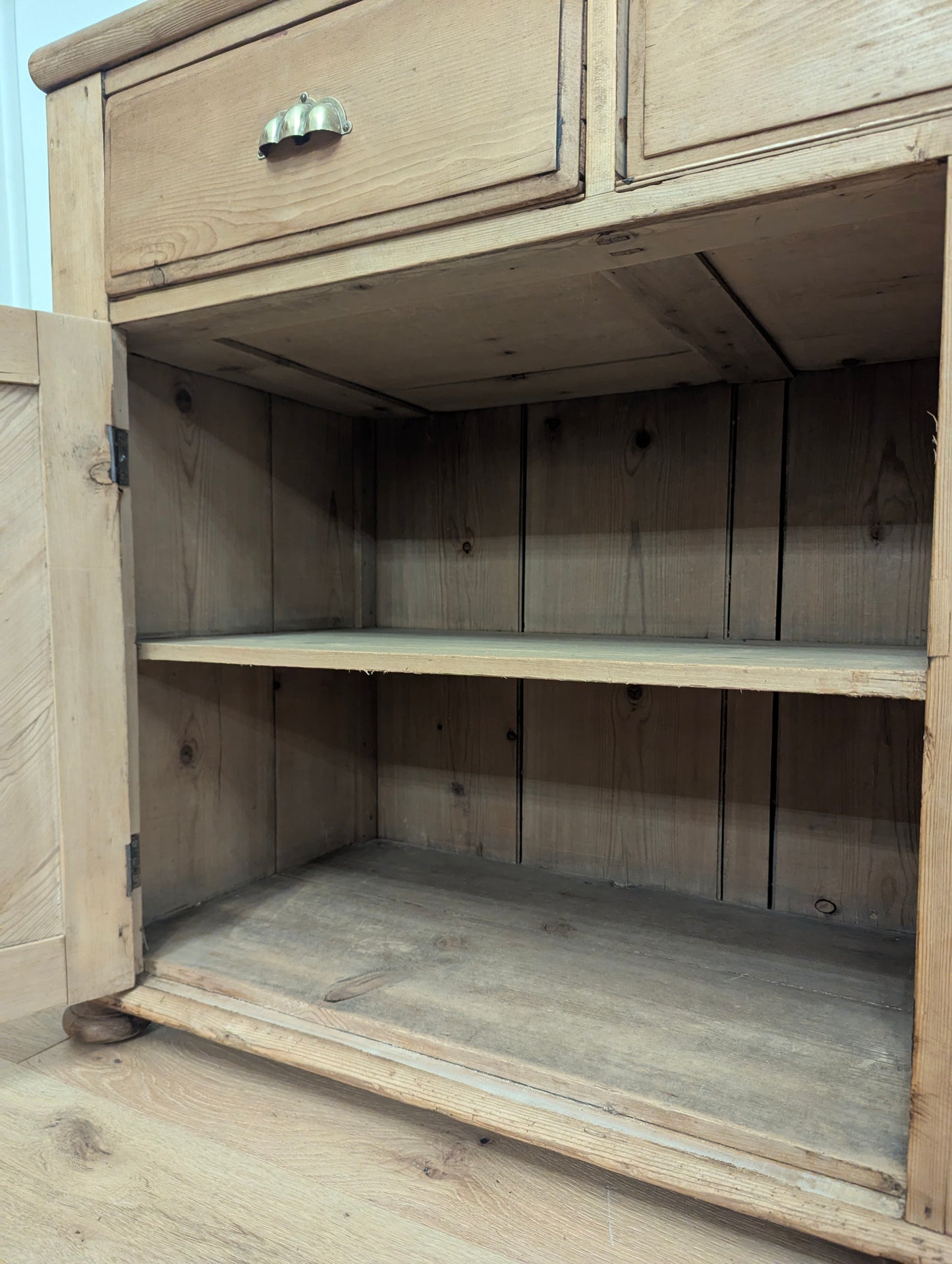 6 Door Pine Hutch - Brass Handles