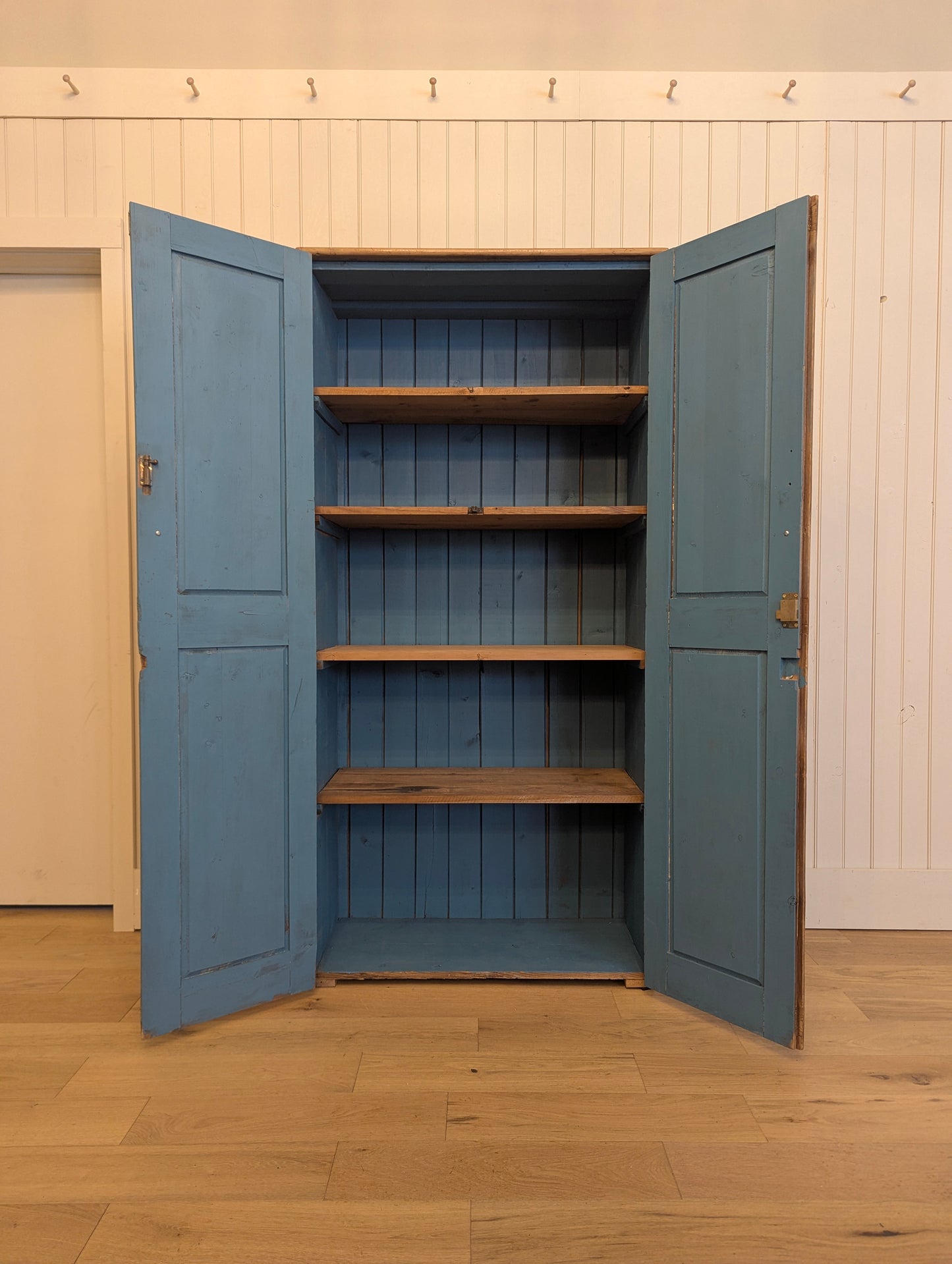 2 Door Linen Cupboard