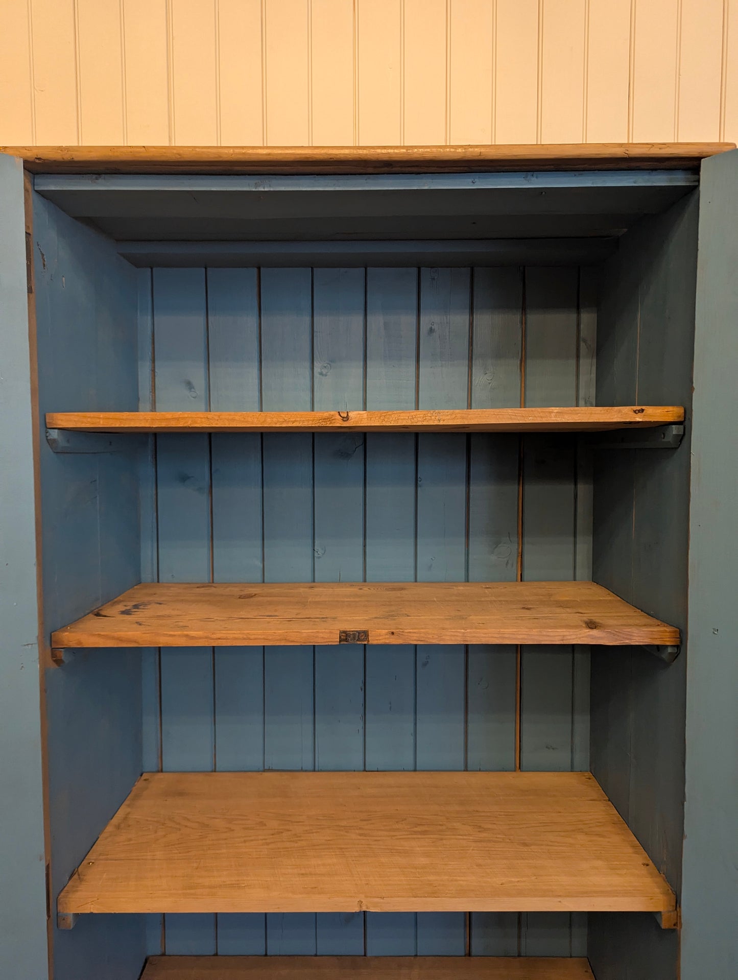 2 Door Linen Cupboard