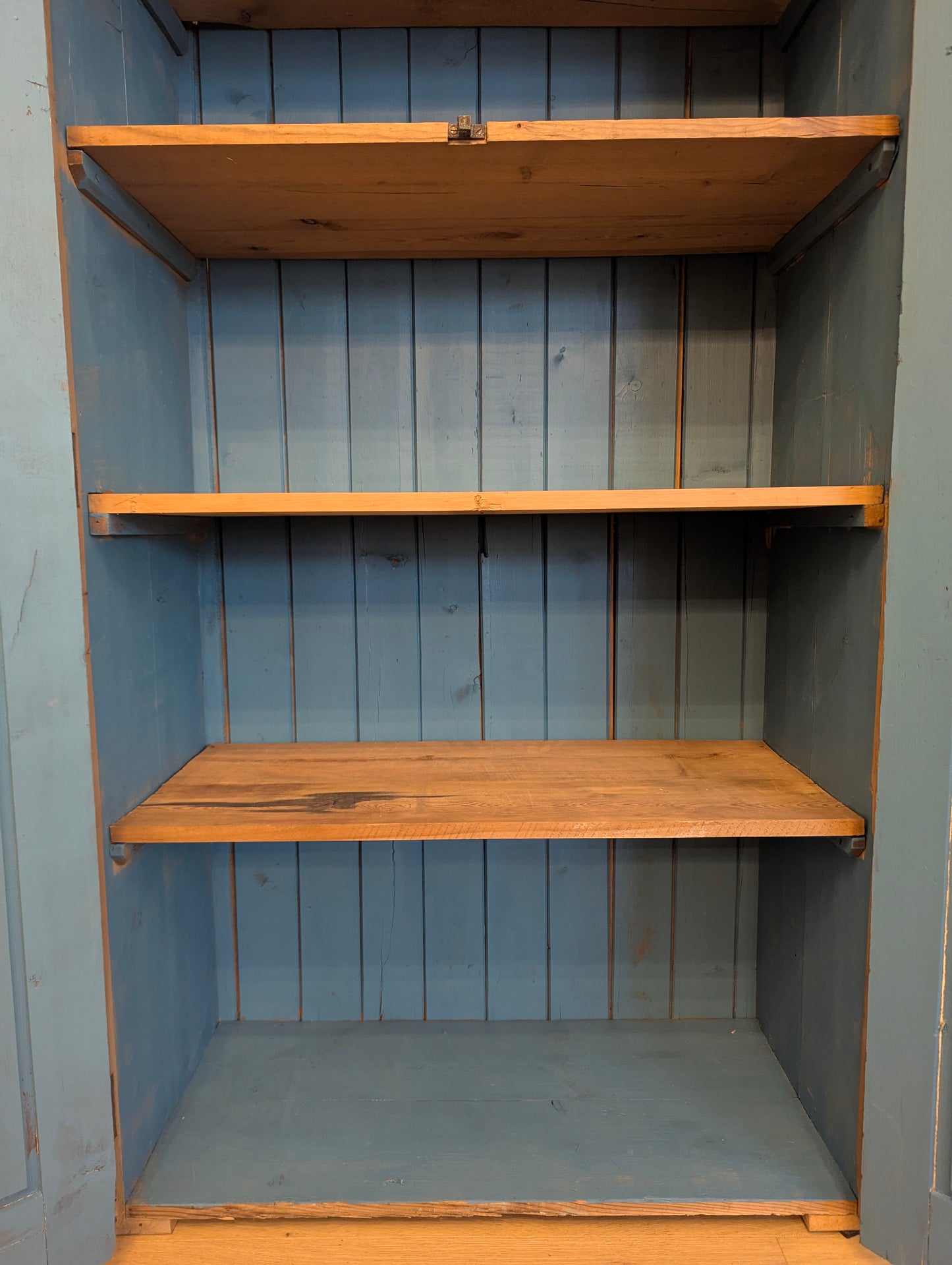 2 Door Linen Cupboard