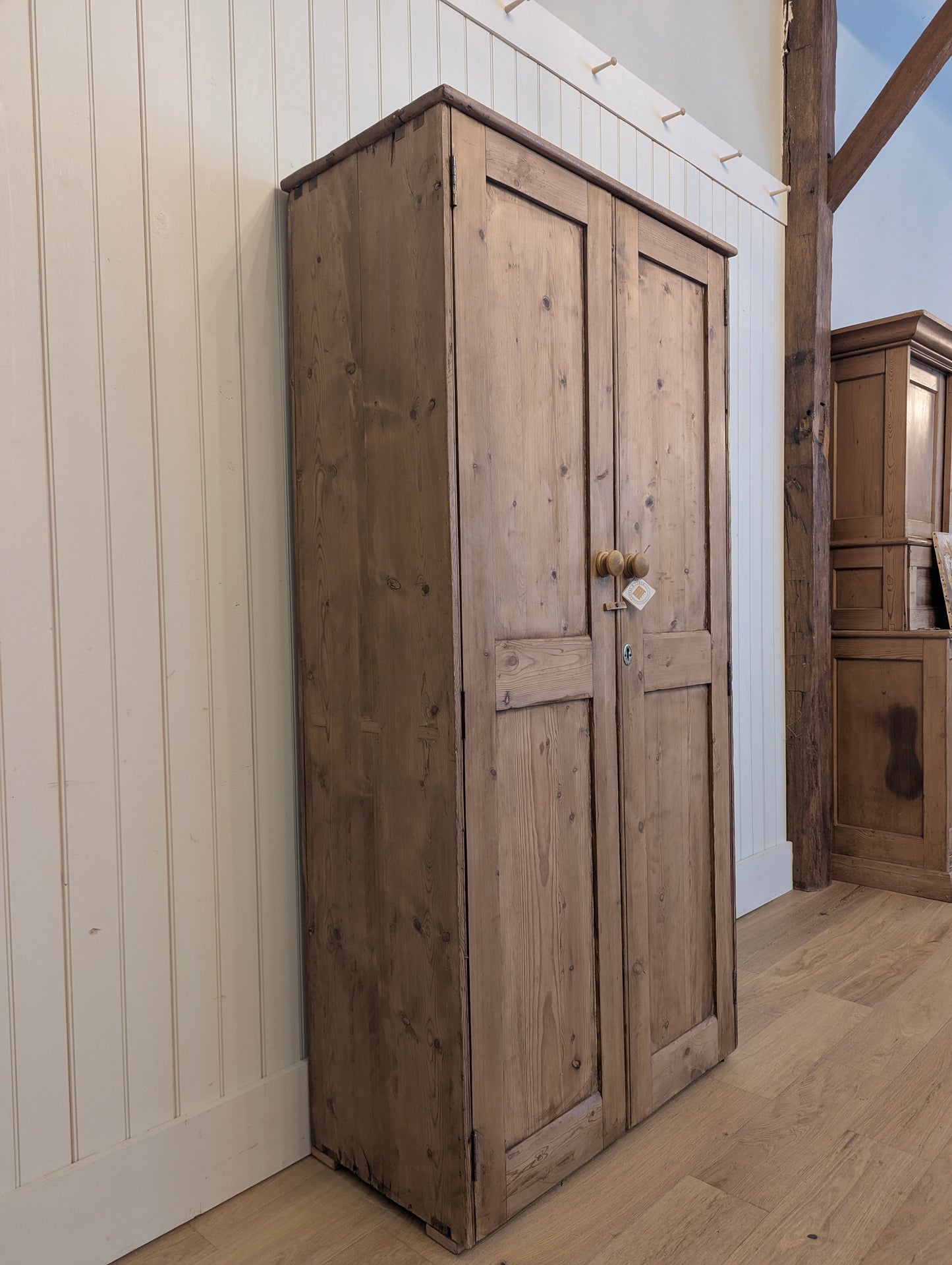 2 Door Linen Cupboard