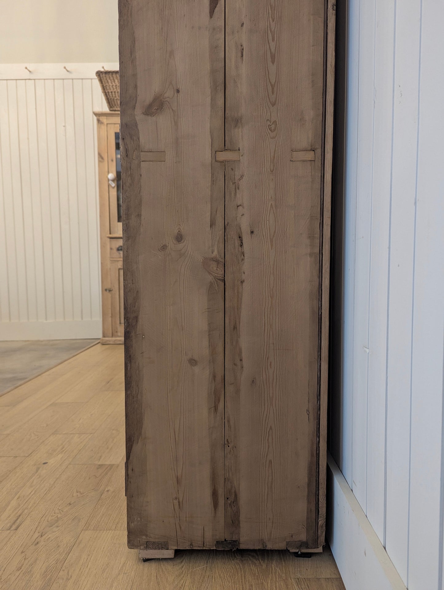 2 Door Linen Cupboard