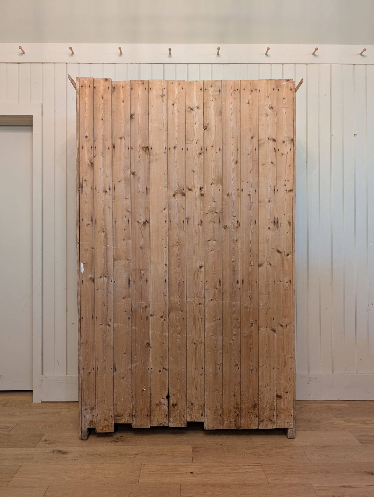 One Piece Irish Pine Hutch