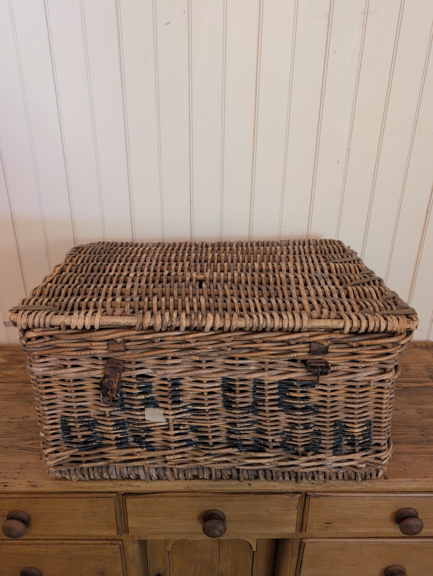 English Laundry Basket Blue Dragon