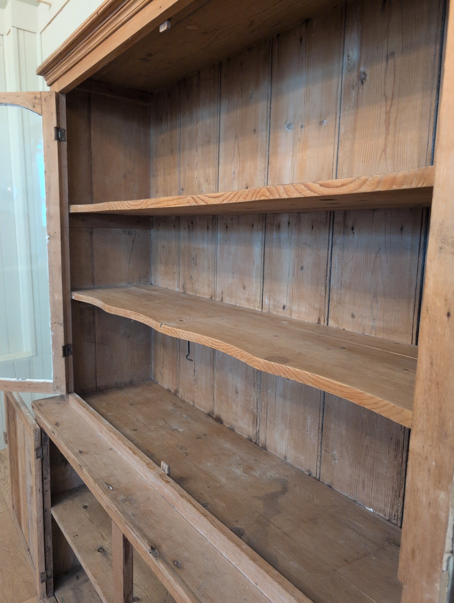 Glazed Double Arch Dresser