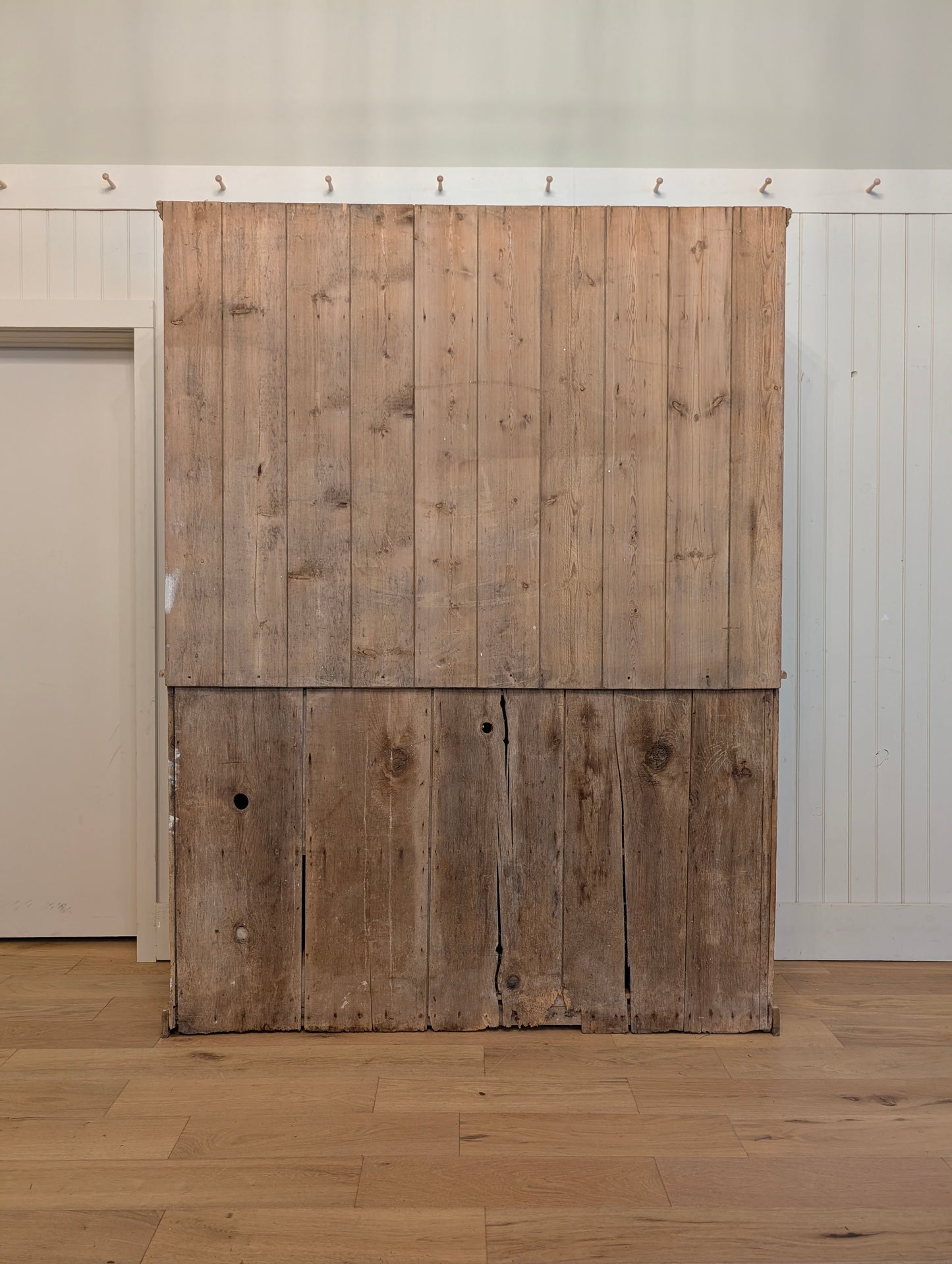 Graduated Shelving Pine Hutch