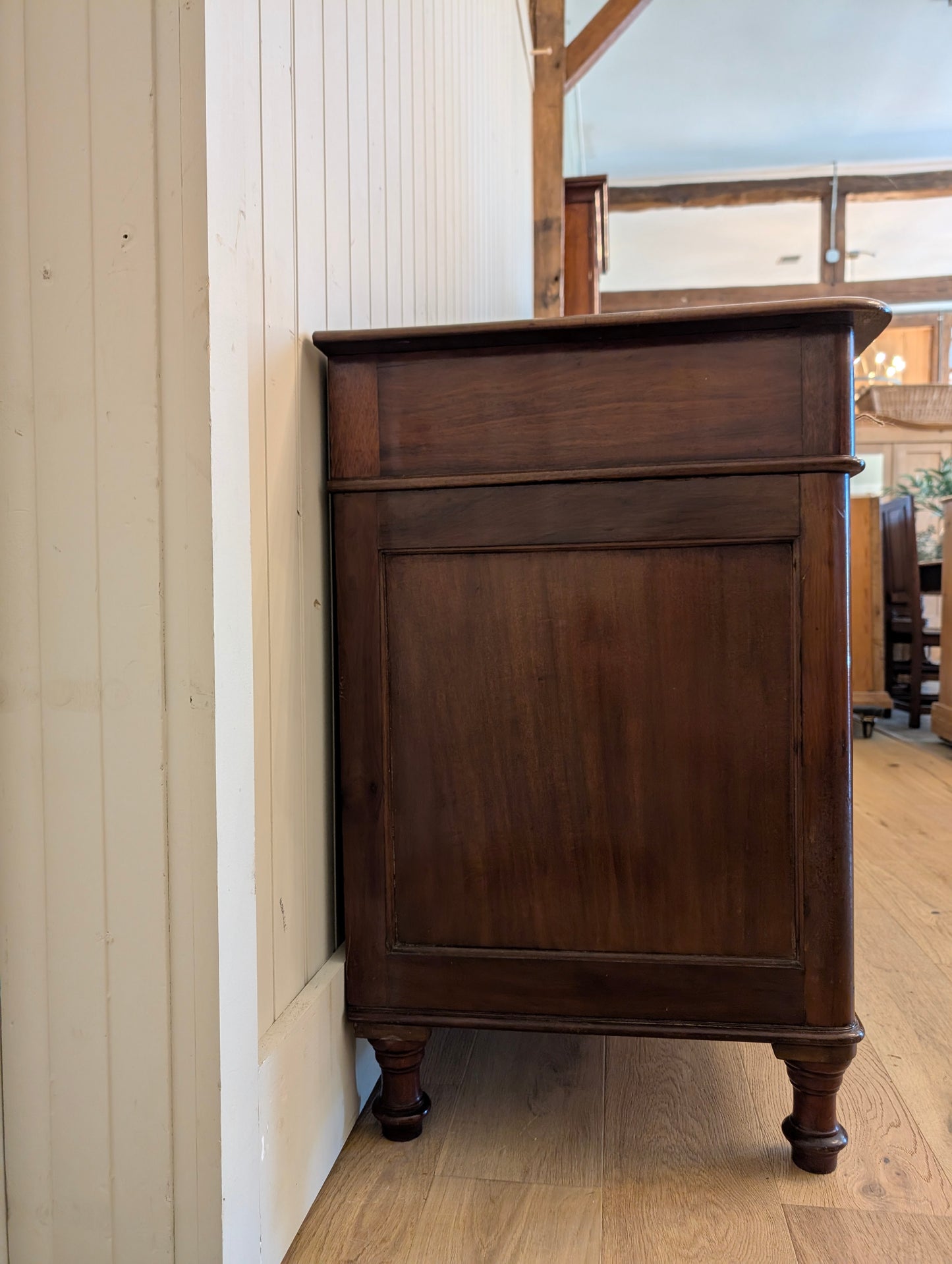 2 pc Mahogany Server
