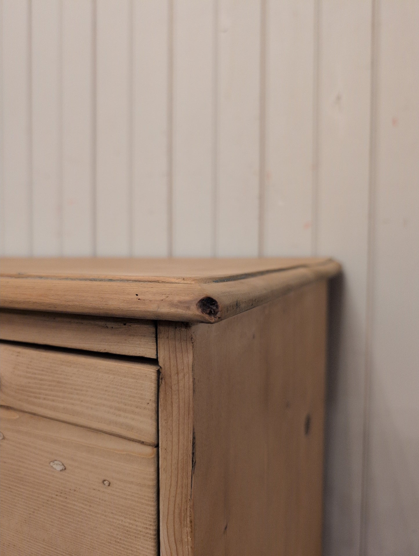 Victorian Pine 2/2 Chest - Plinth