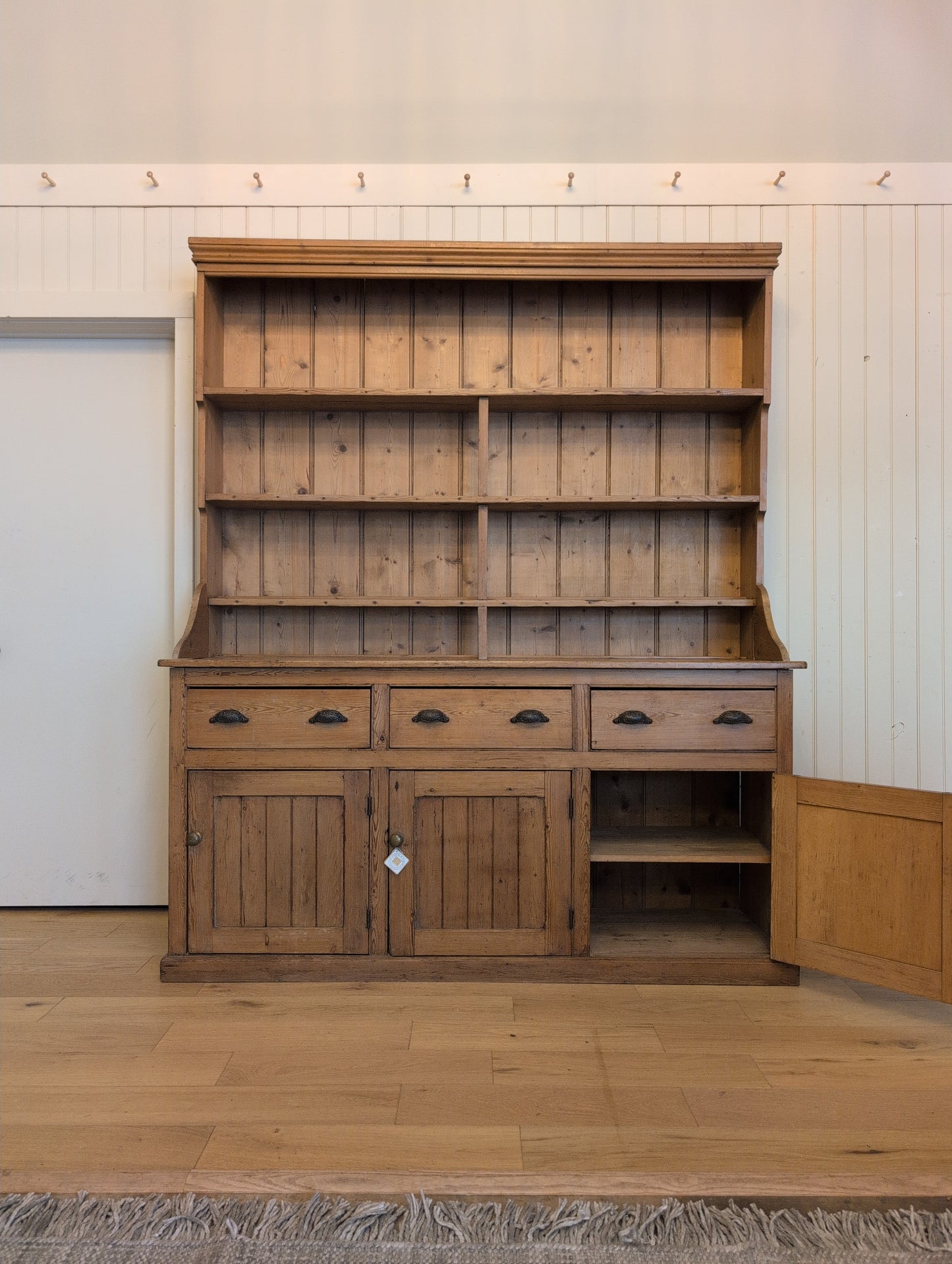 3 Over 3 Graduated Shelving Hutch