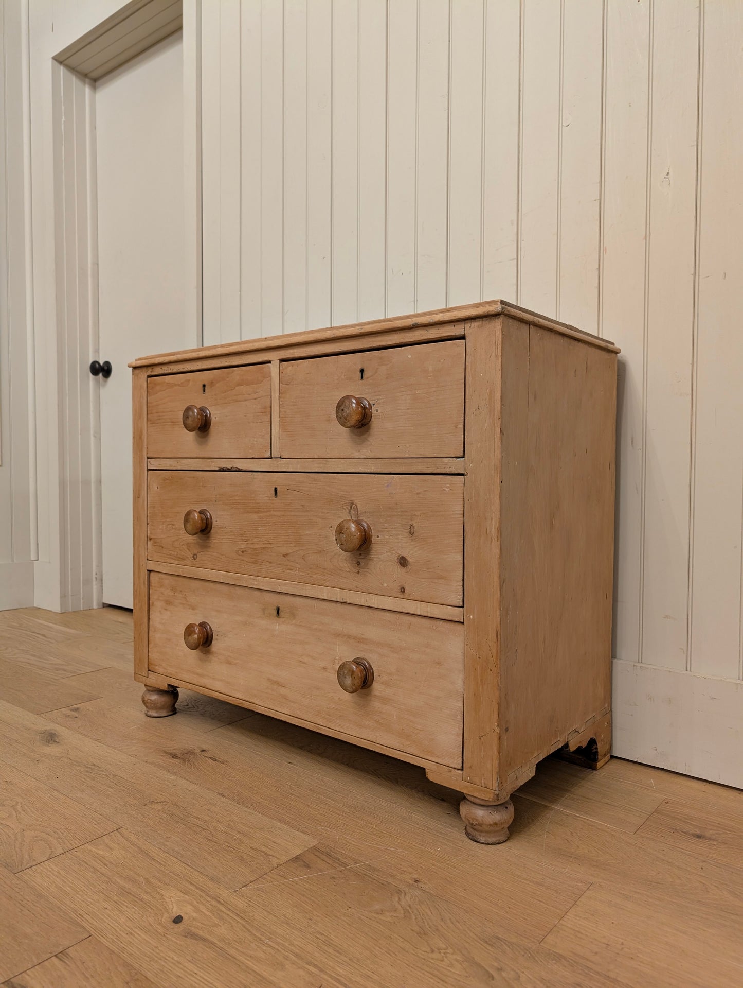 Stout Pine 2 Over 2 Chest